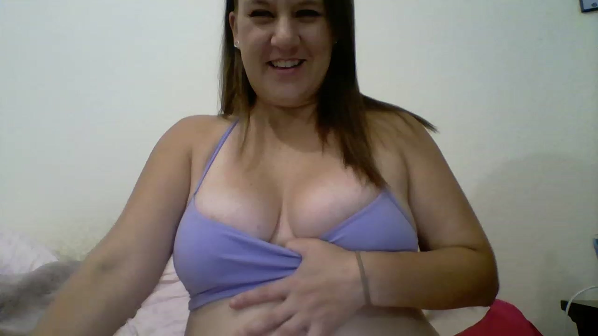 Gallery image thumbnail from Kenzie_leigh's myfreecams stream on, 12/07/2022, 20:37 image 15 of 20
