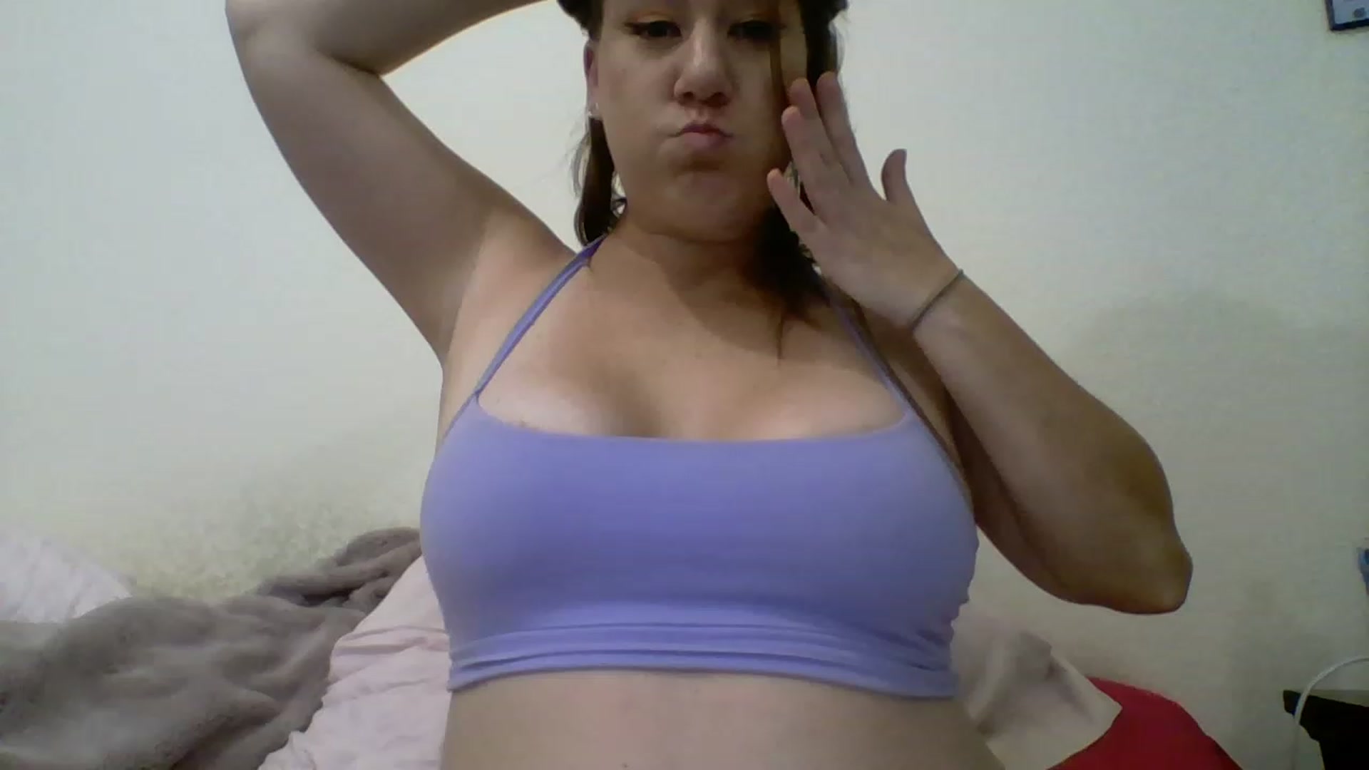Gallery image thumbnail from Kenzie_leigh's myfreecams stream on, 12/07/2022, 20:37 image 13 of 20