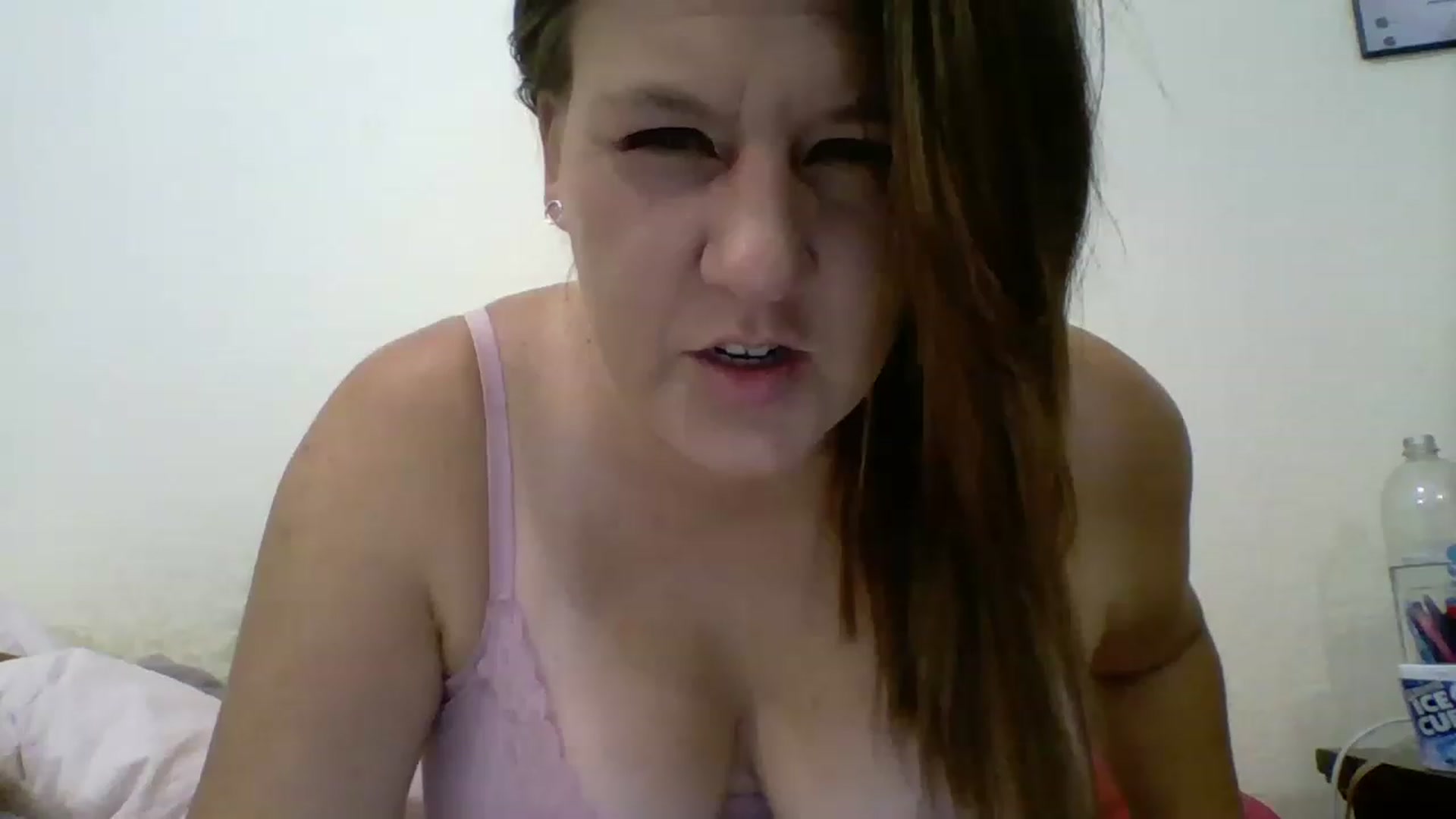 Gallery image thumbnail from Kenzie_leigh's myfreecams stream on, 12/08/2022, 19:44 image 3 of 20