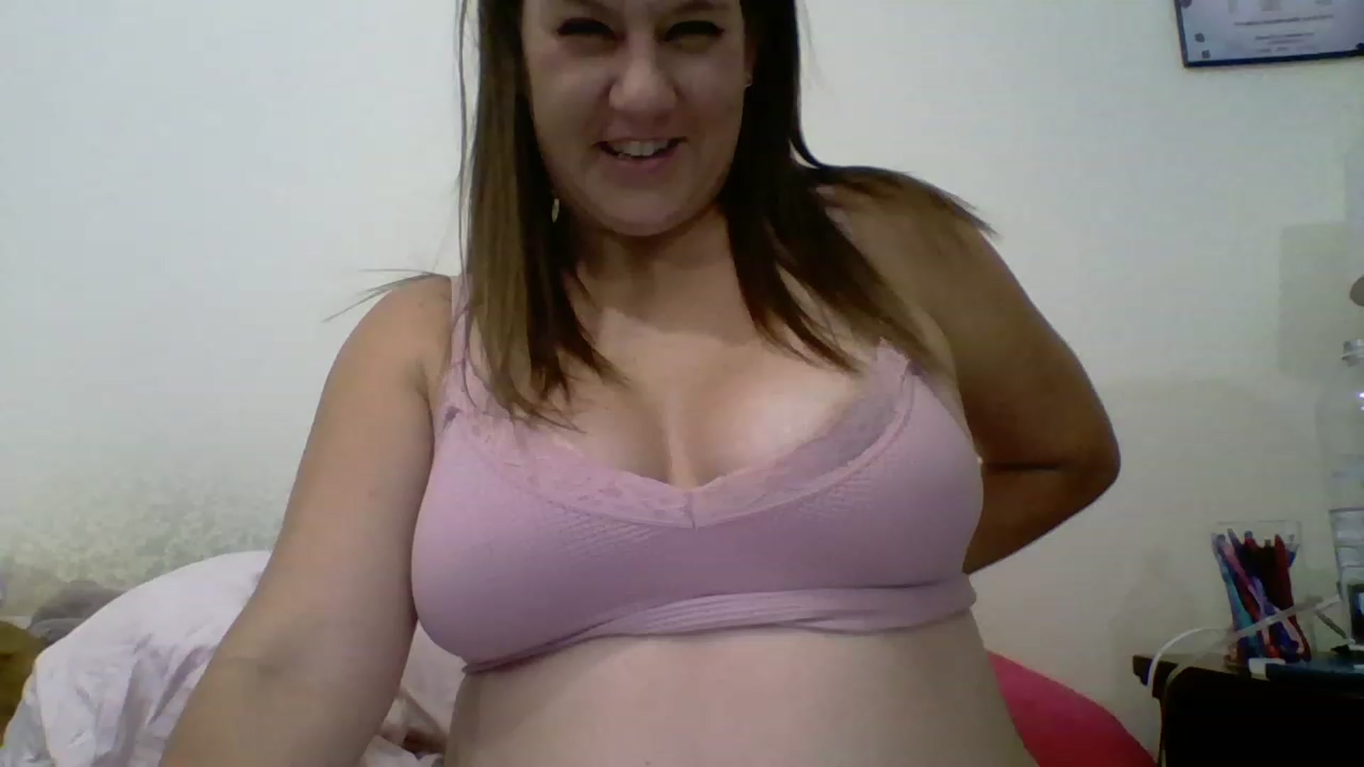 Gallery image thumbnail from Kenzie_leigh's myfreecams stream on, 12/08/2022, 20:41 image 14 of 20