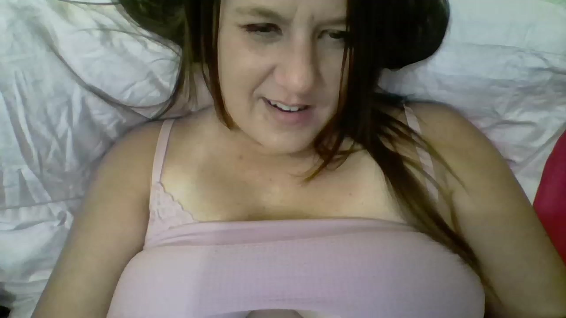 Gallery image thumbnail from Kenzie_leigh's myfreecams stream on, 12/08/2022, 23:19 image 3 of 20