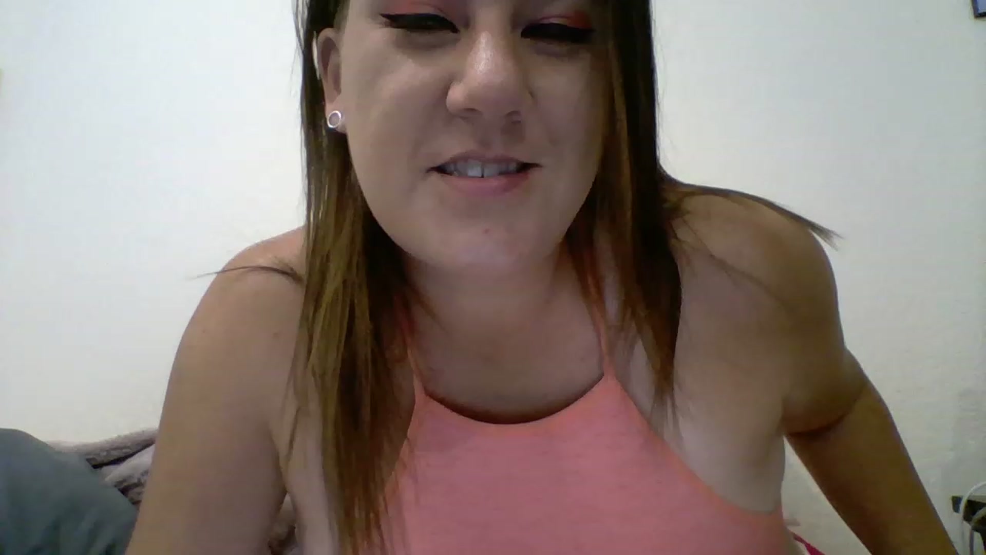Gallery image thumbnail from Kenzie_leigh's myfreecams stream on, 12/09/2022, 21:41 image 19 of 20