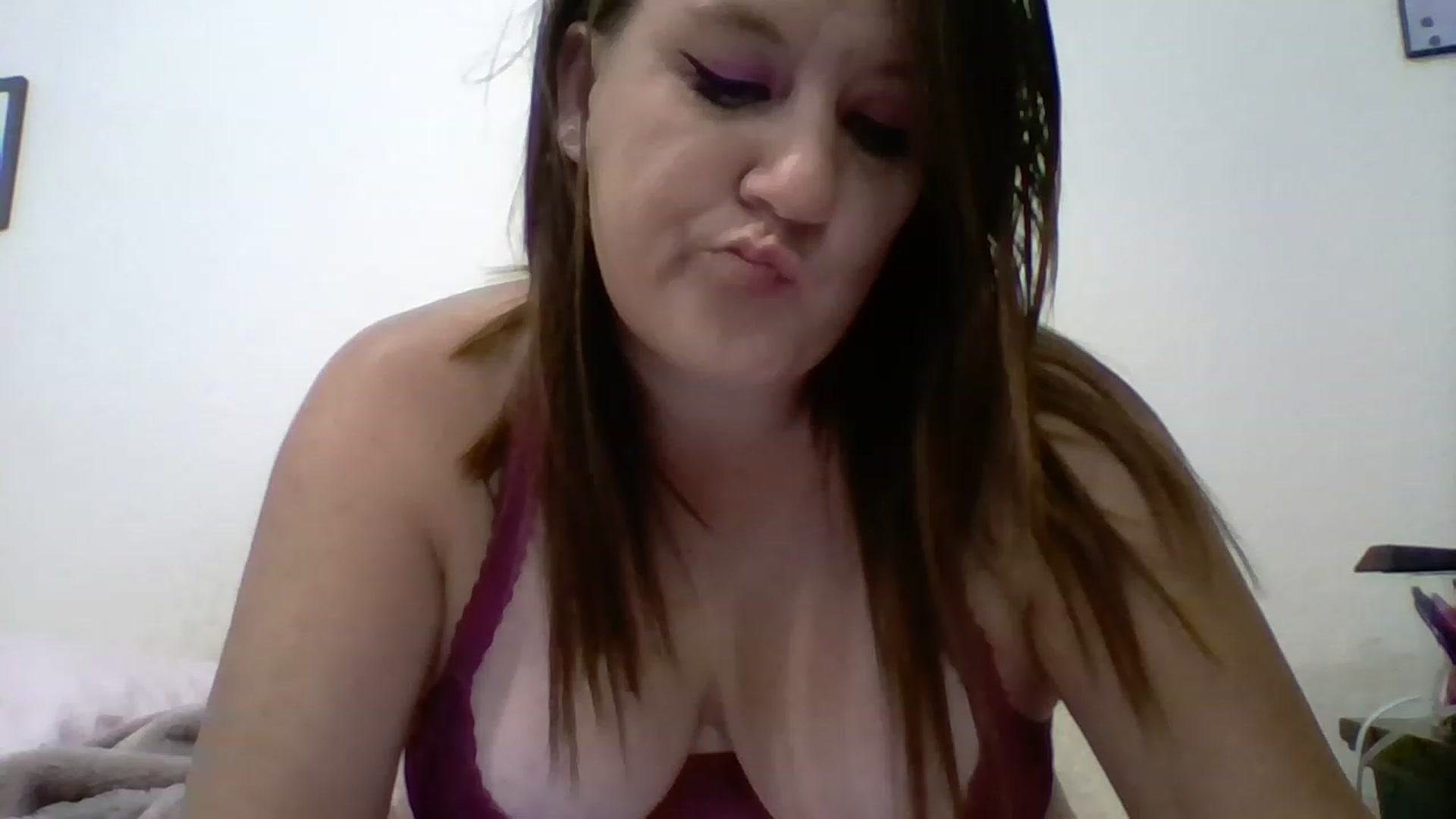 Gallery image thumbnail from Kenzie_leigh's myfreecams stream on, 12/10/2022, 21:41 image 15 of 20