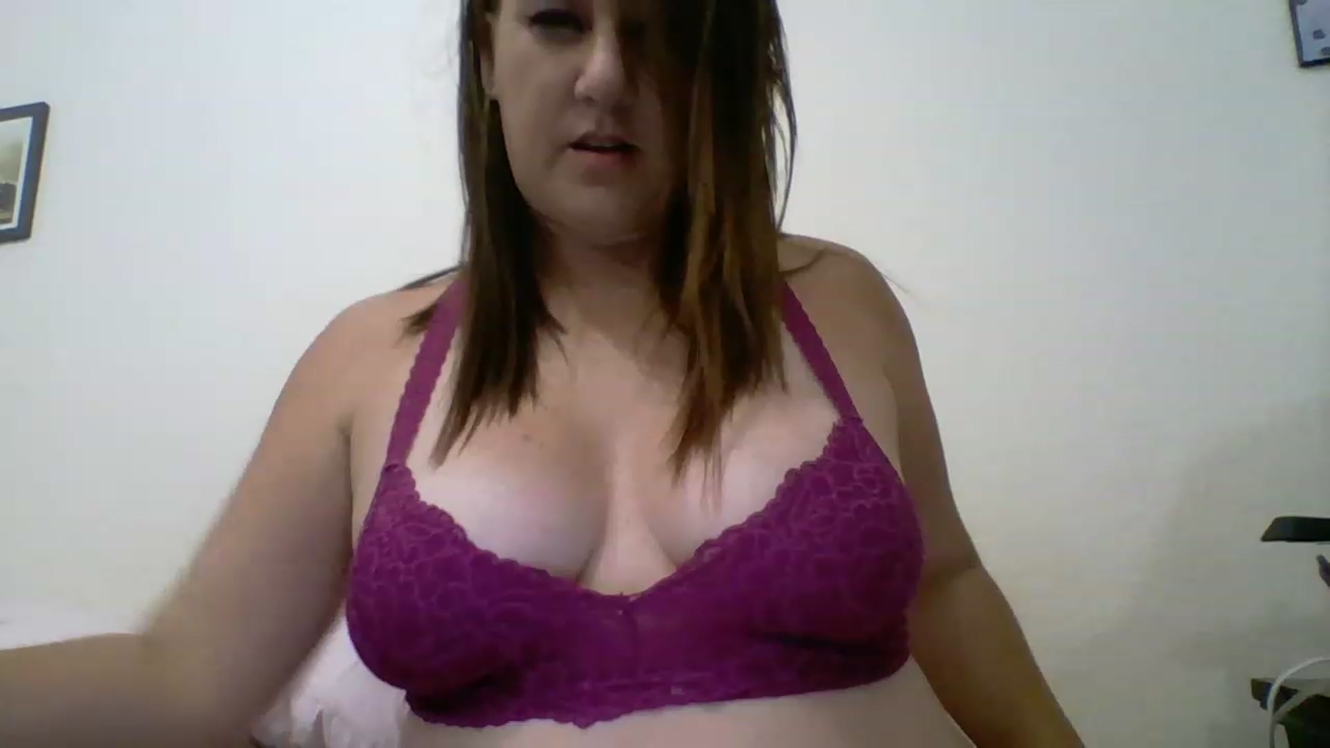 Gallery image thumbnail from Kenzie_leigh's myfreecams stream on, 12/10/2022, 21:41 image 16 of 20