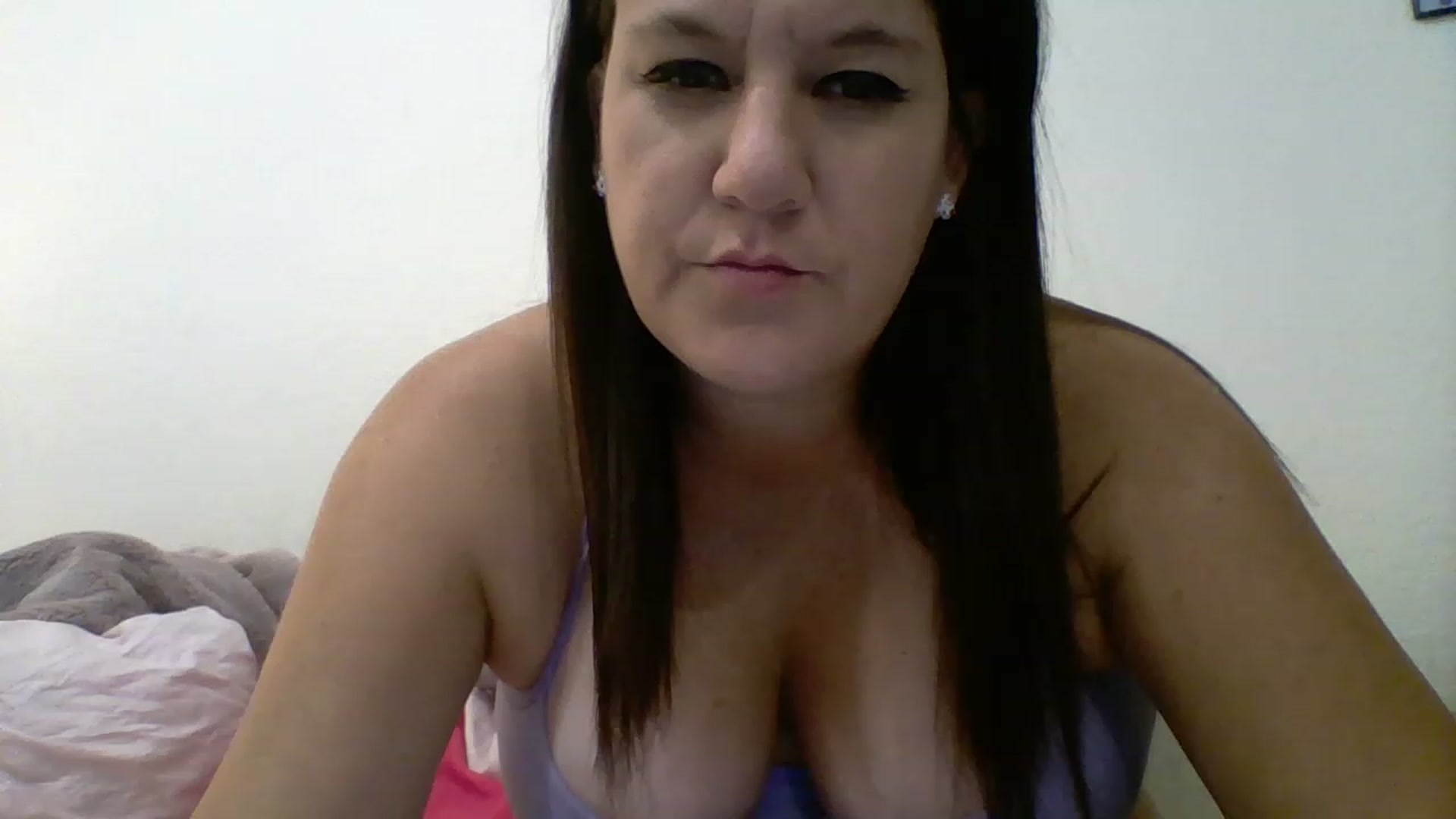 Gallery image thumbnail from Kenzie_leigh's myfreecams stream on, 12/11/2022, 22:26 image 1 of 20