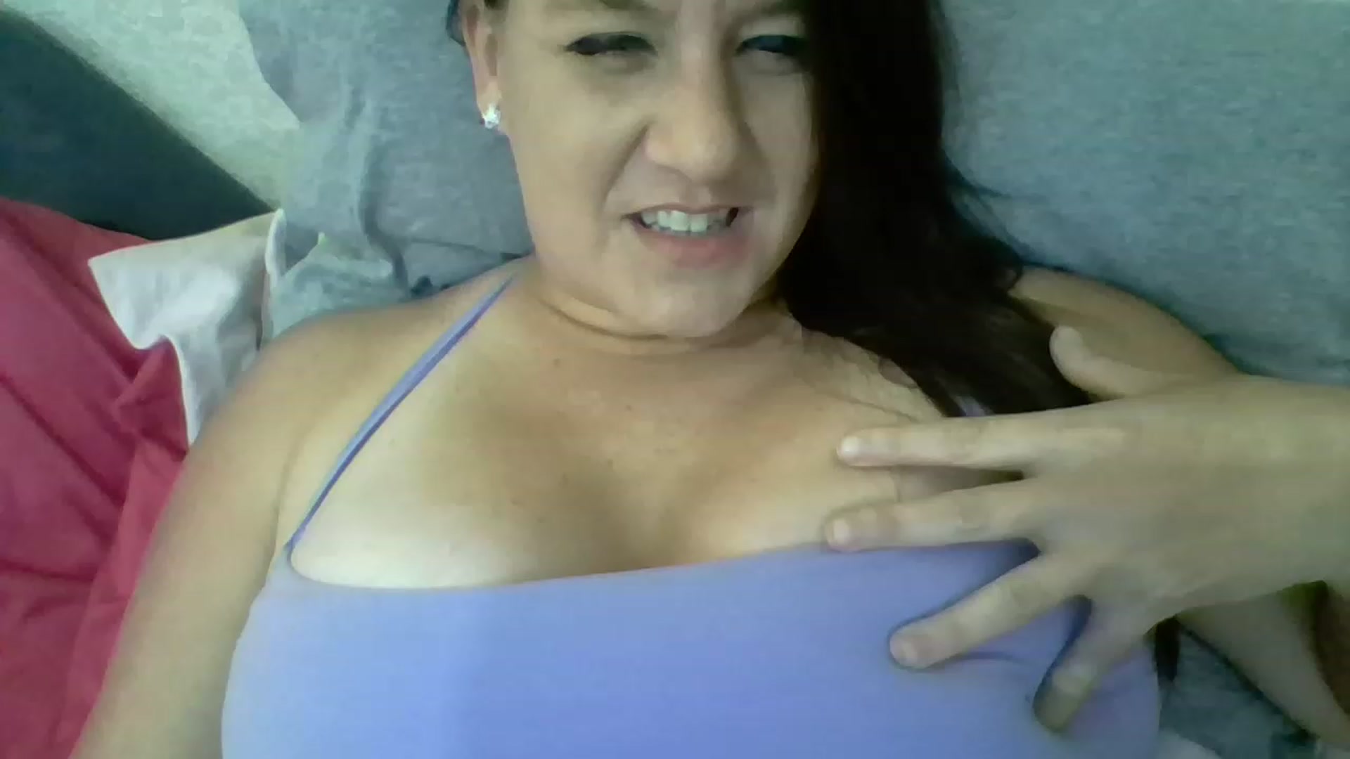 Gallery image thumbnail from Kenzie_leigh's myfreecams stream on, 12/11/2022, 22:26 image 13 of 20