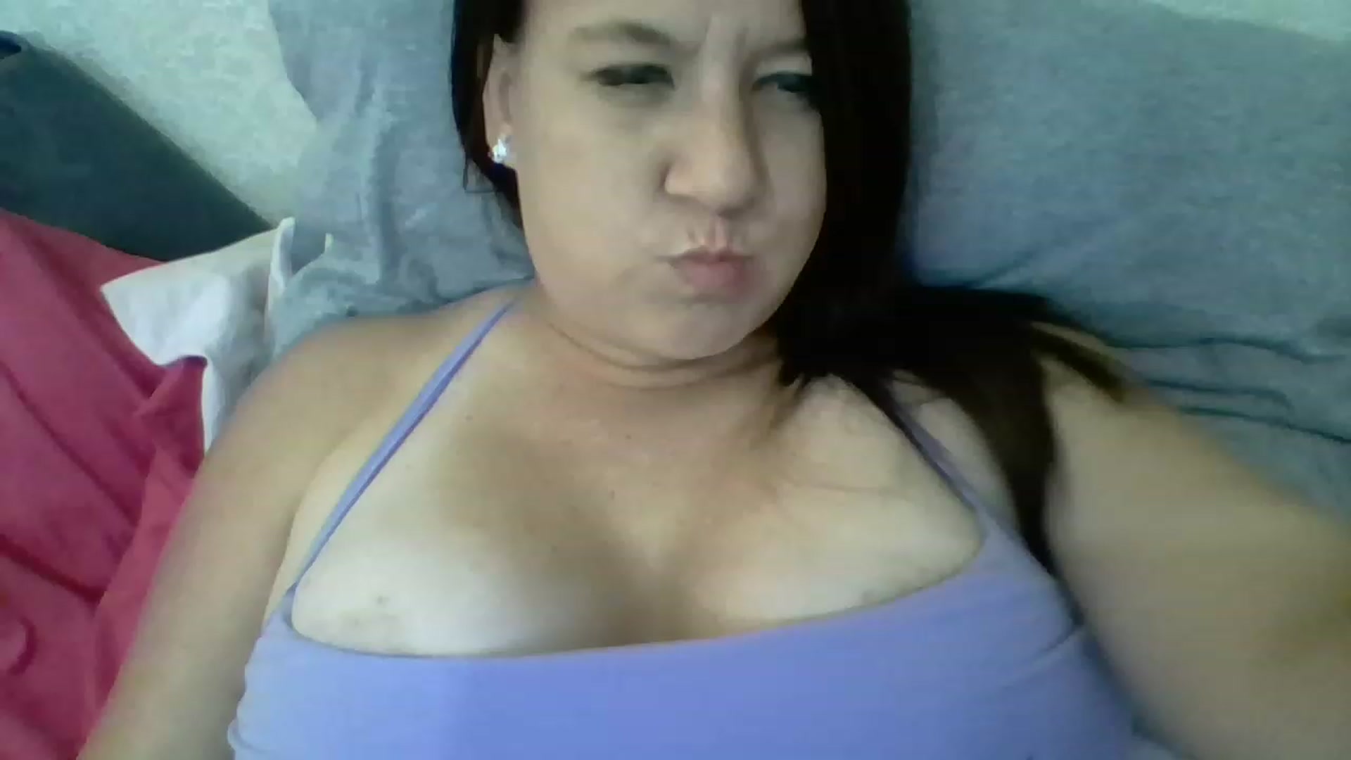 Gallery image thumbnail from Kenzie_leigh's myfreecams stream on, 12/11/2022, 22:26 image 14 of 20