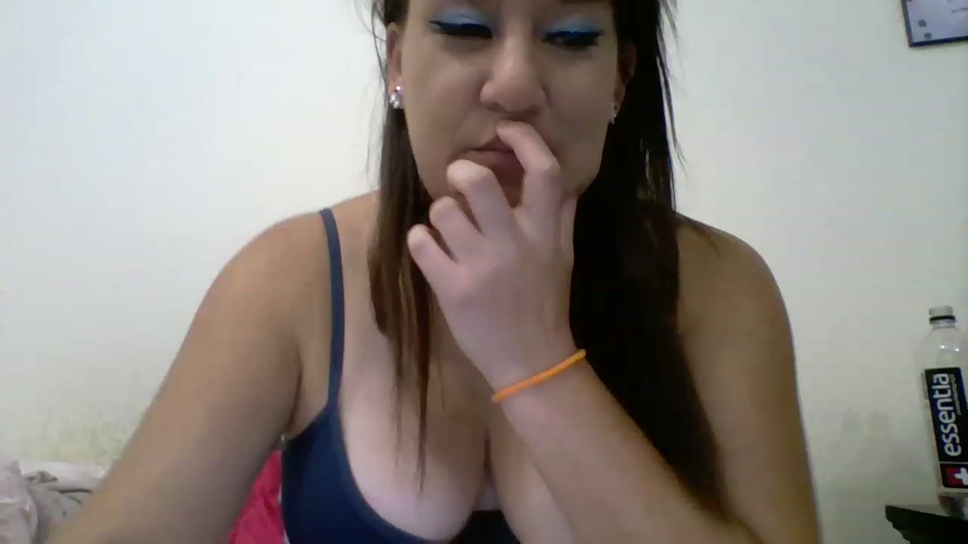 Gallery image thumbnail from Kenzie_leigh's myfreecams stream on, 12/12/2022, 19:34 image 8 of 20