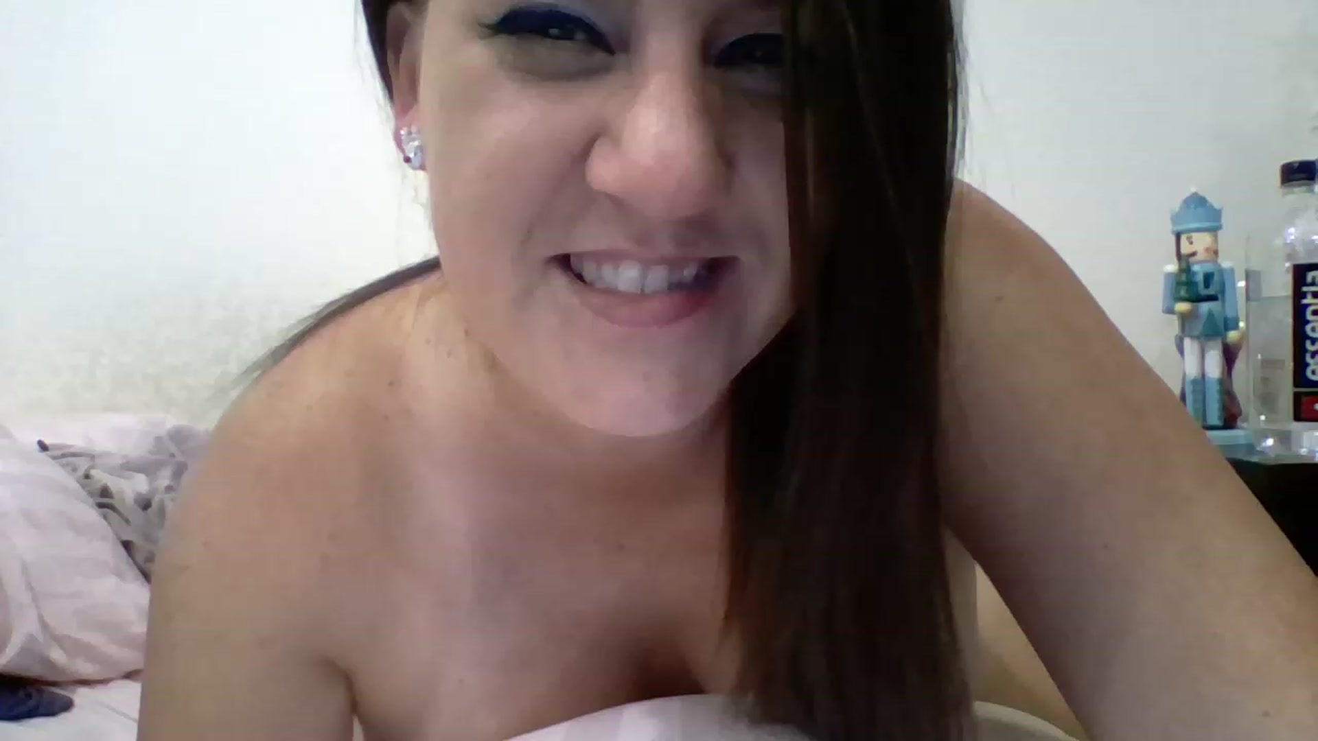 Gallery image thumbnail from Kenzie_leigh's myfreecams stream on, 12/13/2022, 24:02 image 18 of 20