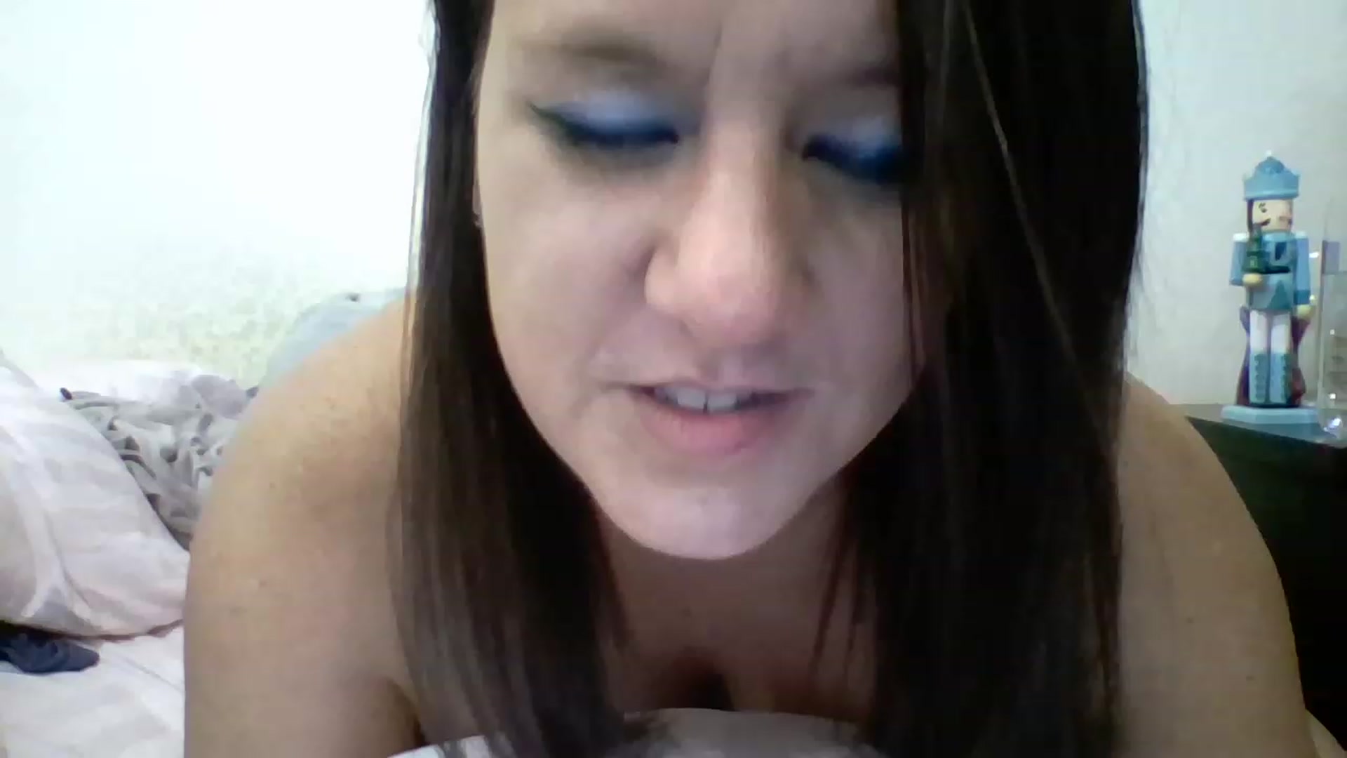 Gallery image thumbnail from Kenzie_leigh's myfreecams stream on, 12/13/2022, 24:02 image 14 of 20