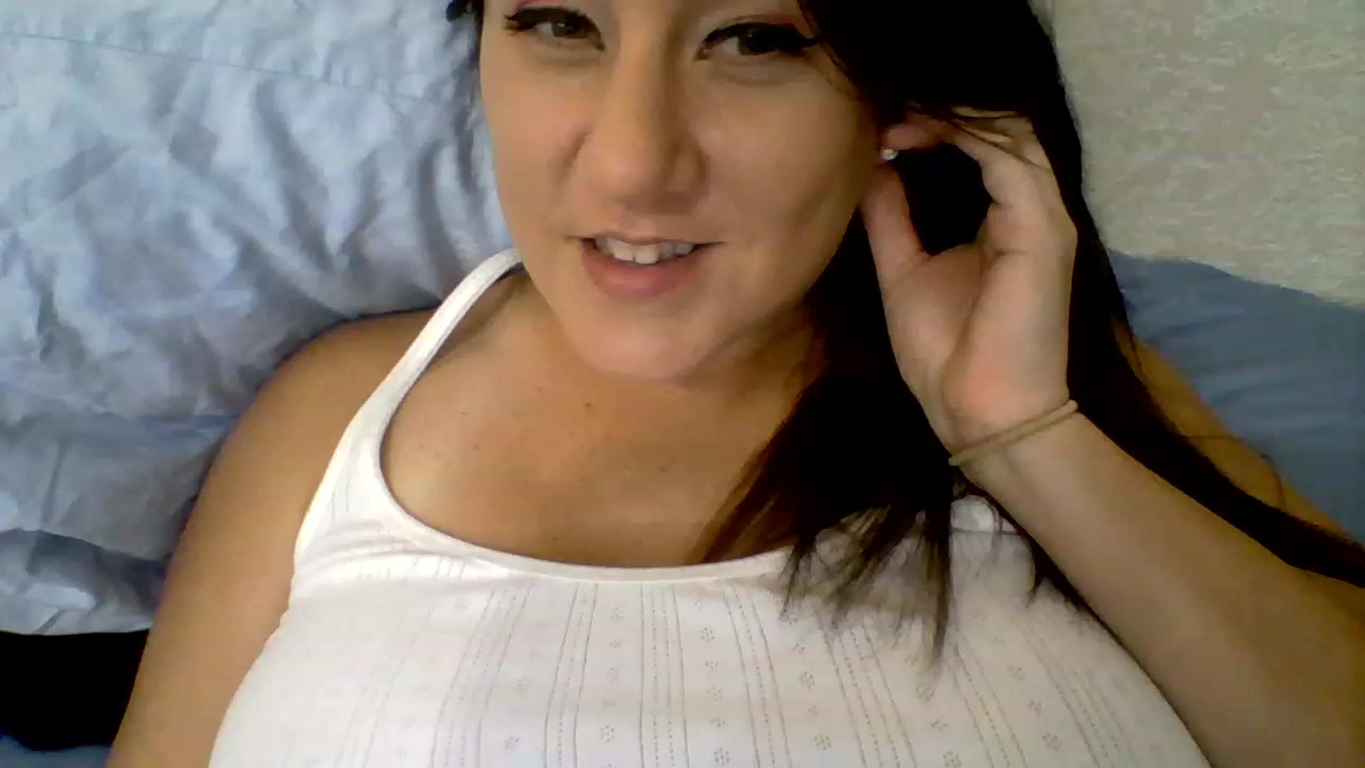 Gallery image thumbnail from Kenzie_leigh's myfreecams stream on, 12/20/2022, 18:33 image 19 of 20