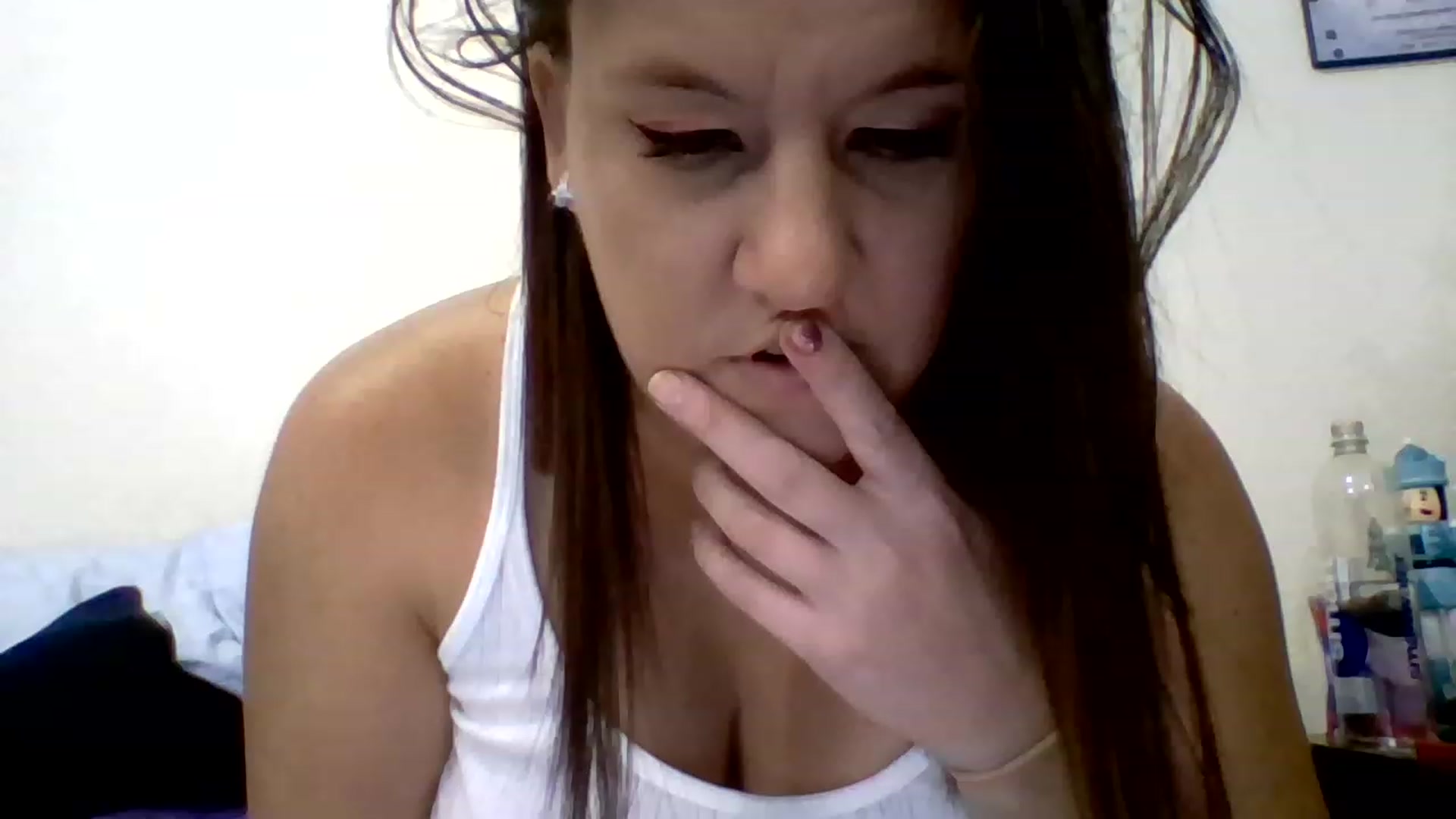 Gallery image thumbnail from Kenzie_leigh's myfreecams stream on, 12/20/2022, 18:33 image 13 of 20