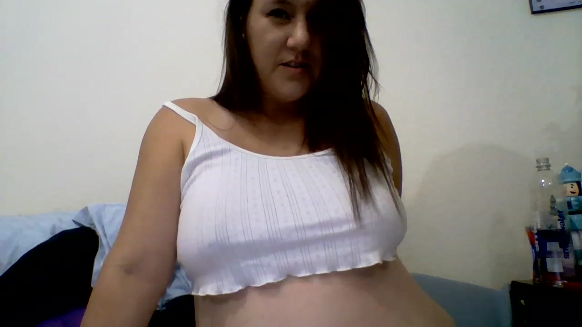Gallery image thumbnail from Kenzie_leigh's myfreecams stream on, 12/20/2022, 19:03 image 19 of 20