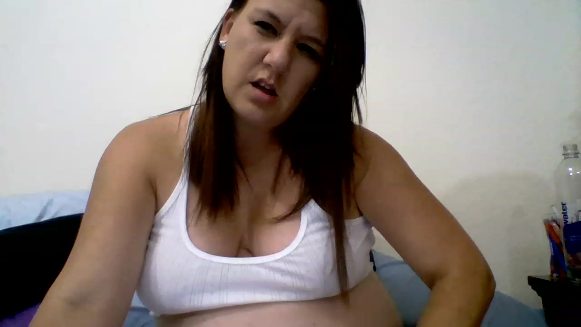 Gallery image thumbnail from Kenzie_leigh's myfreecams stream on, 12/20/2022, 22:08 image 17 of 20