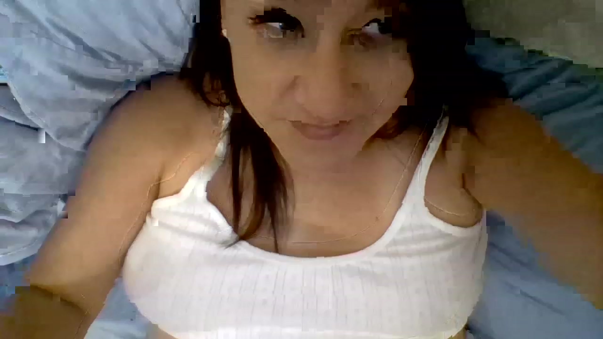 Gallery image thumbnail from Kenzie_leigh's myfreecams stream on, 12/20/2022, 22:08 image 2 of 20