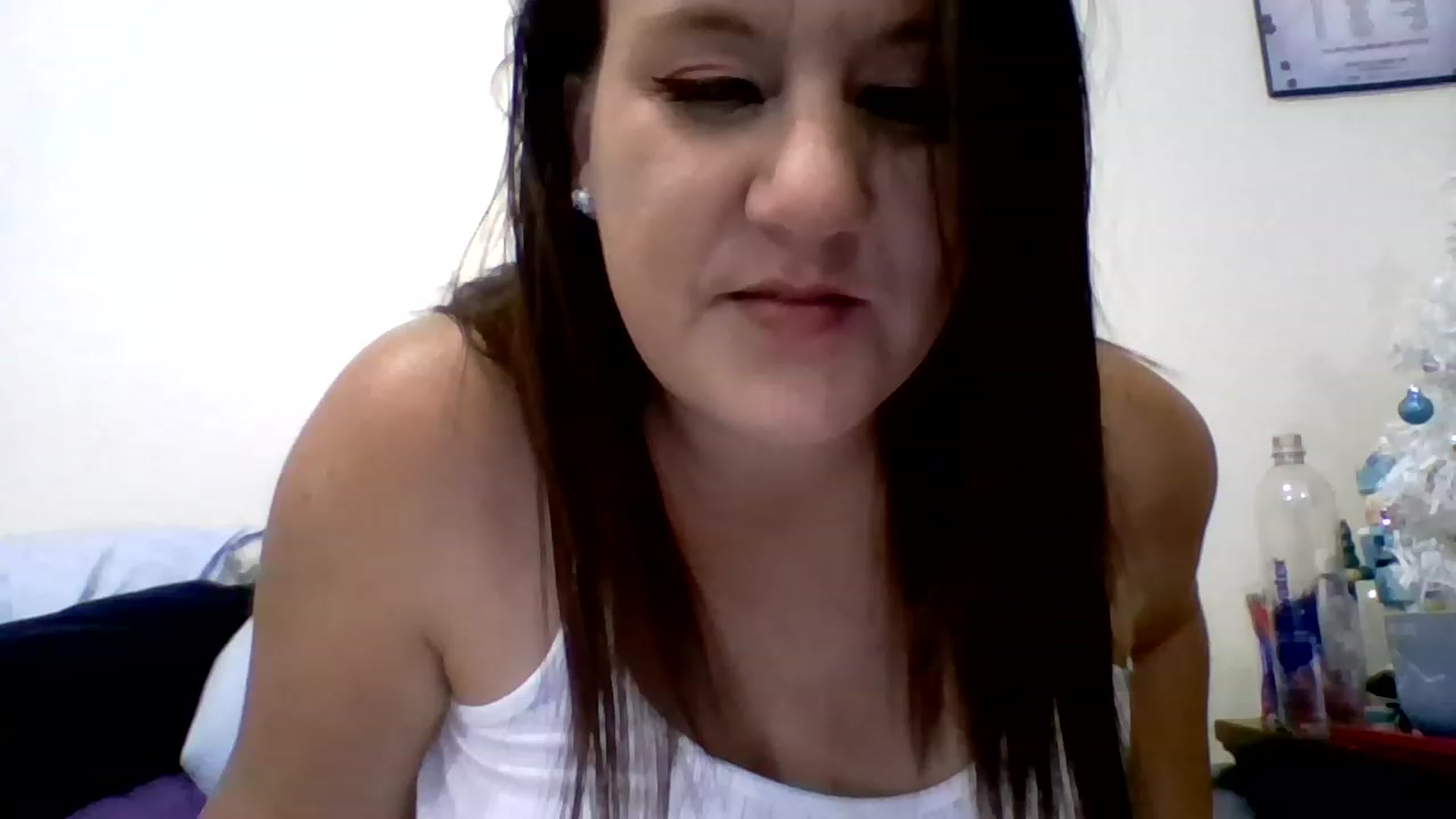 Gallery image thumbnail from Kenzie_leigh's myfreecams stream on, 12/20/2022, 22:08 image 4 of 20