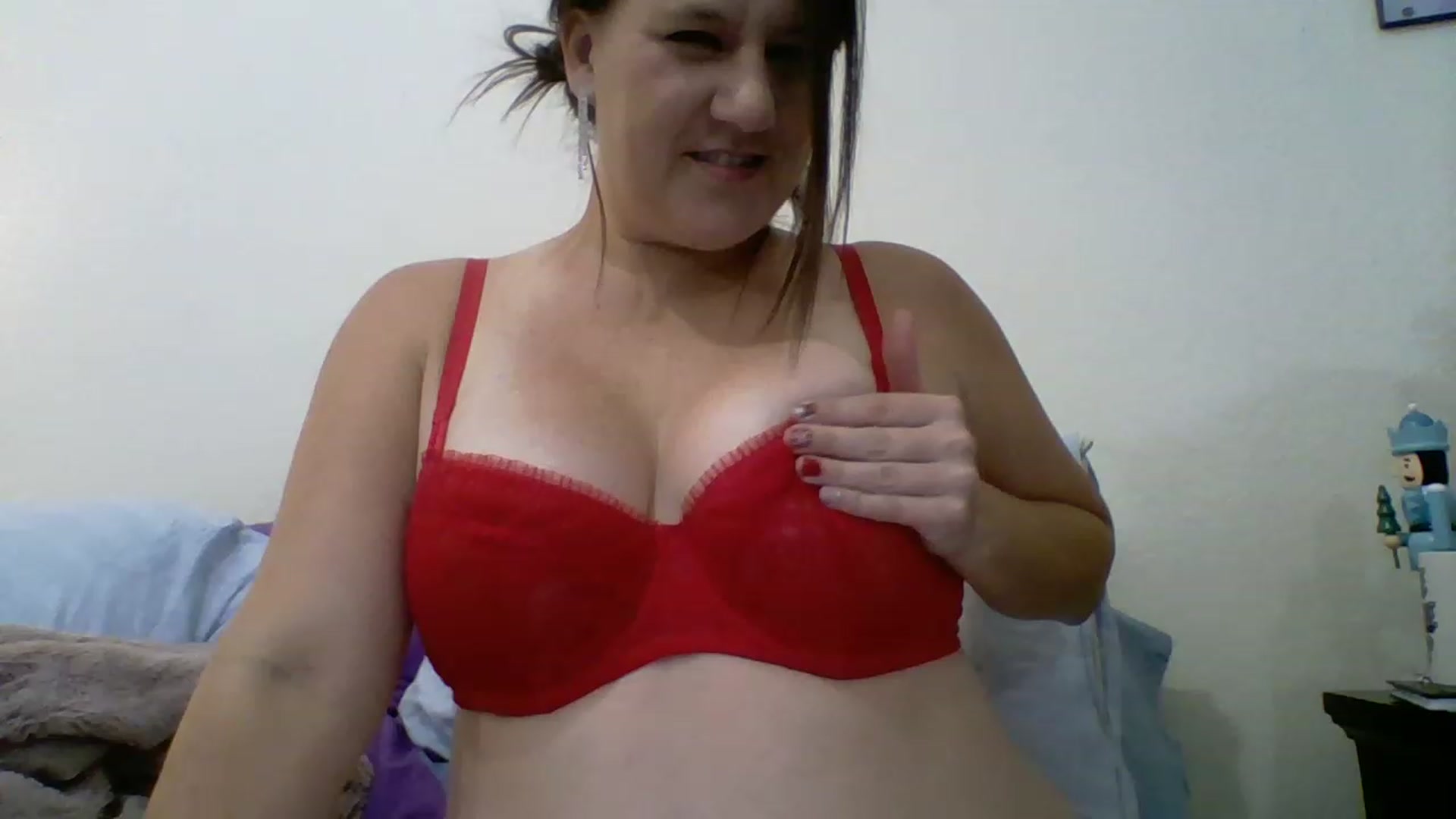 Gallery image thumbnail from Kenzie_leigh's myfreecams stream on, 12/23/2022, 20:45 image 17 of 20