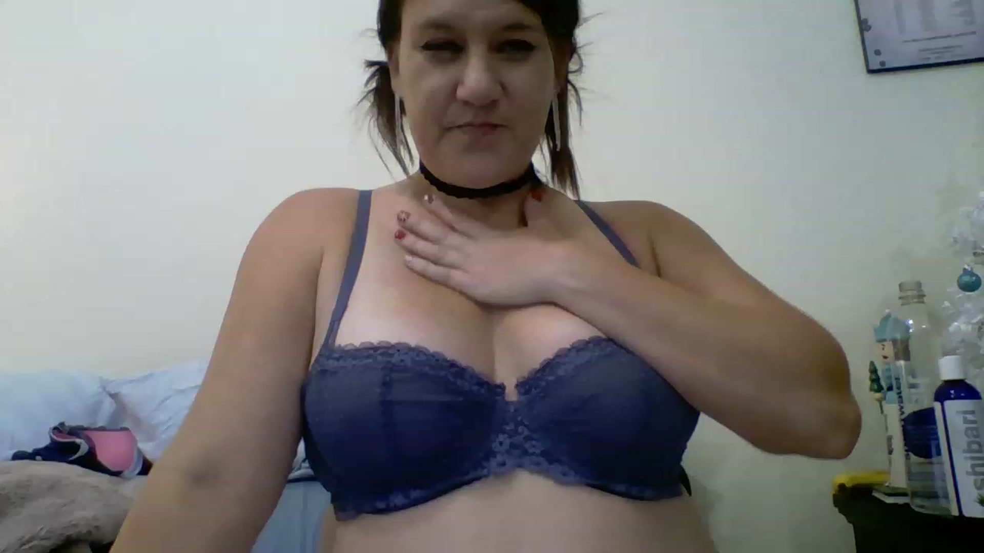 Gallery image thumbnail from Kenzie_leigh's myfreecams stream on, 12/23/2022, 23:02 image 3 of 20