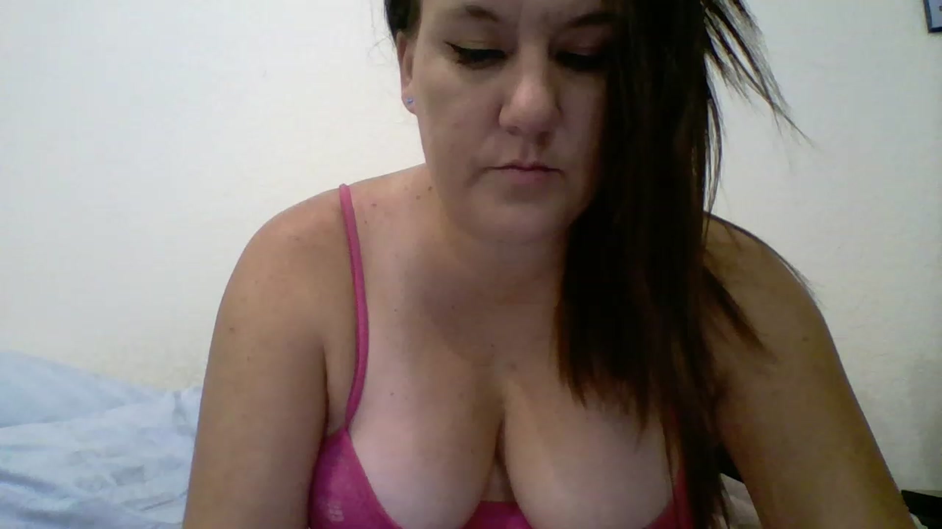 Gallery image thumbnail from Kenzie_leigh's myfreecams stream on, 12/27/2022, 19:50 image 3 of 20