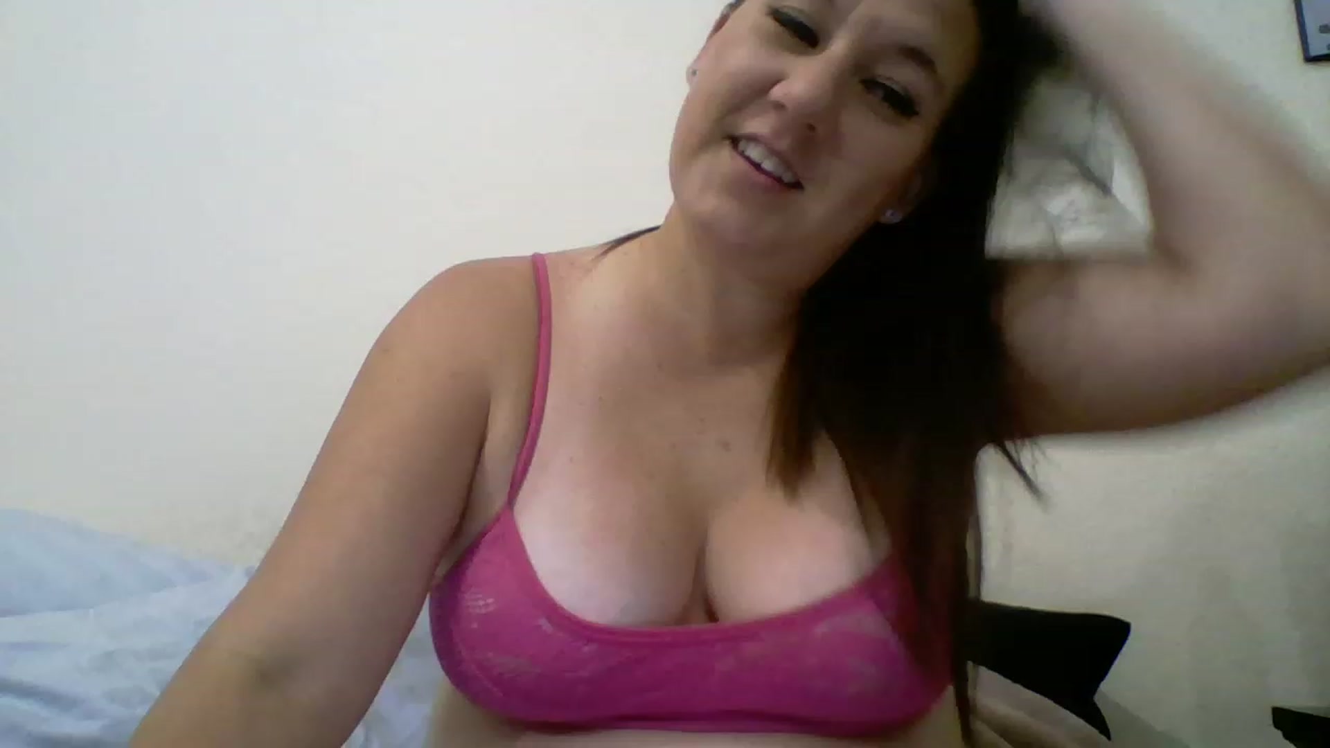 Gallery image thumbnail from Kenzie_leigh's myfreecams stream on, 12/27/2022, 19:50 image 1 of 20