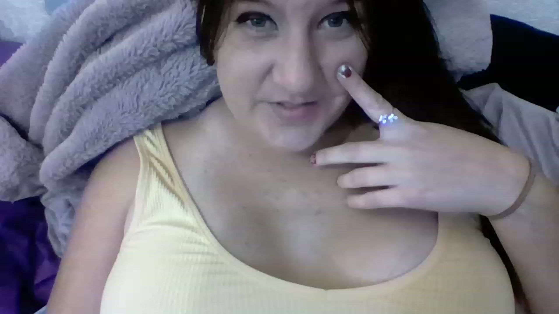 Gallery image thumbnail from Kenzie_leigh's myfreecams stream on, 12/28/2022, 20:33 image 5 of 20
