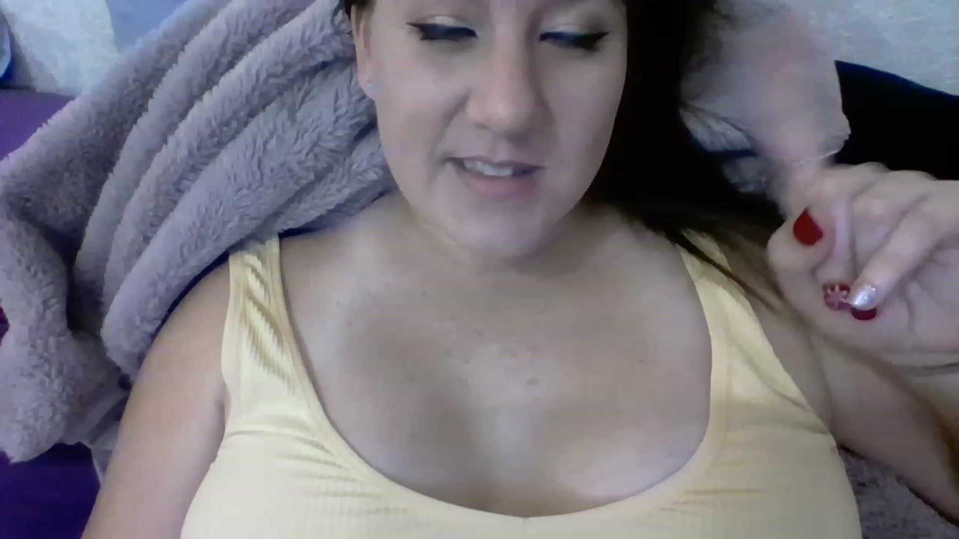 Gallery image thumbnail from Kenzie_leigh's myfreecams stream on, 12/28/2022, 20:33 image 3 of 20