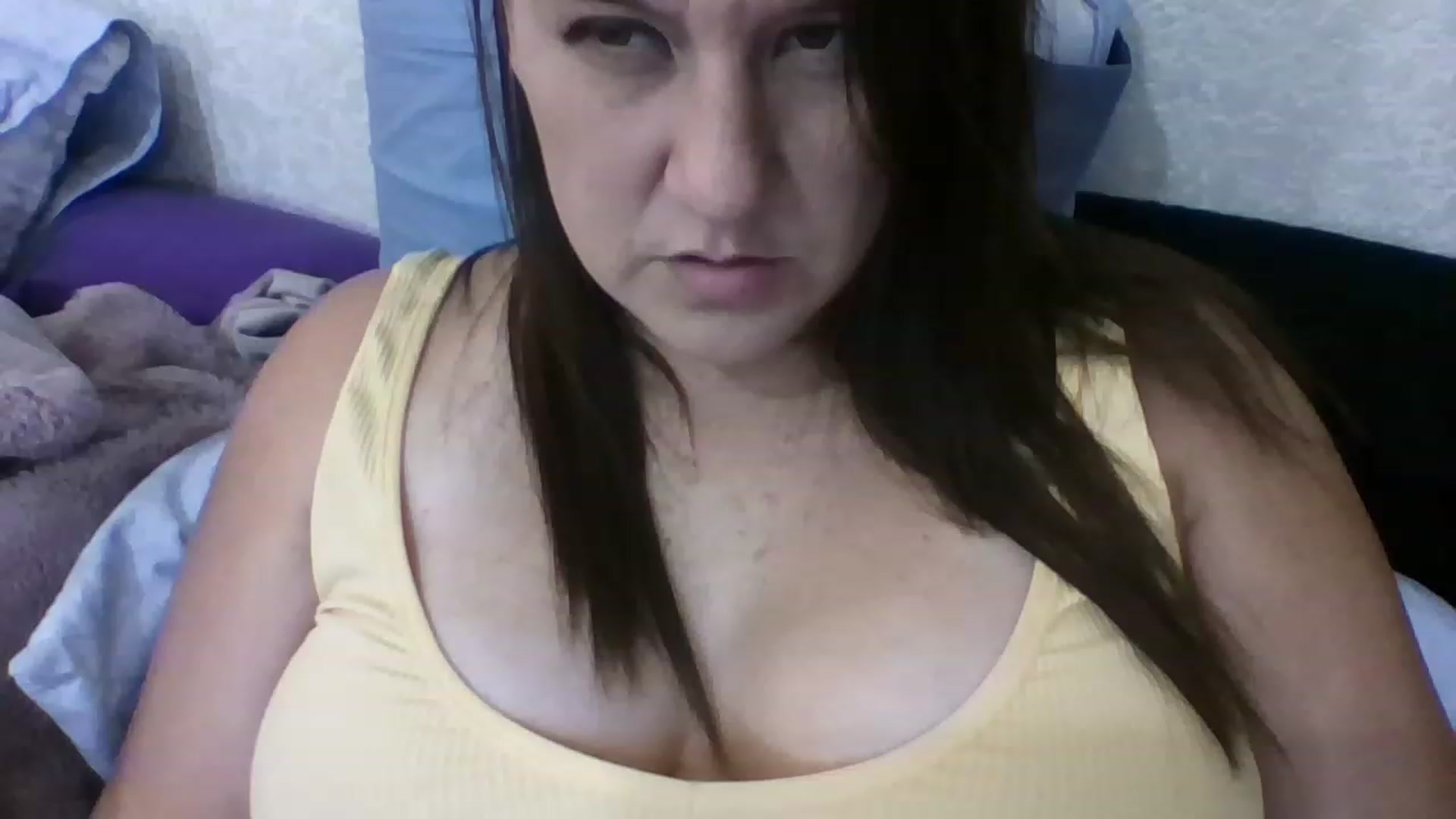 Gallery image thumbnail from Kenzie_leigh's myfreecams stream on, 12/28/2022, 22:29 image 3 of 20
