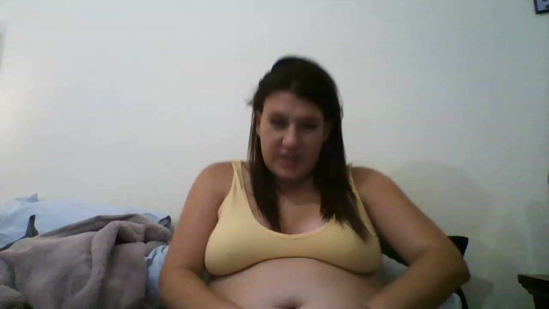 Gallery image thumbnail from Kenzie_leigh's myfreecams stream on, 12/28/2022, 22:29 image 2 of 20
