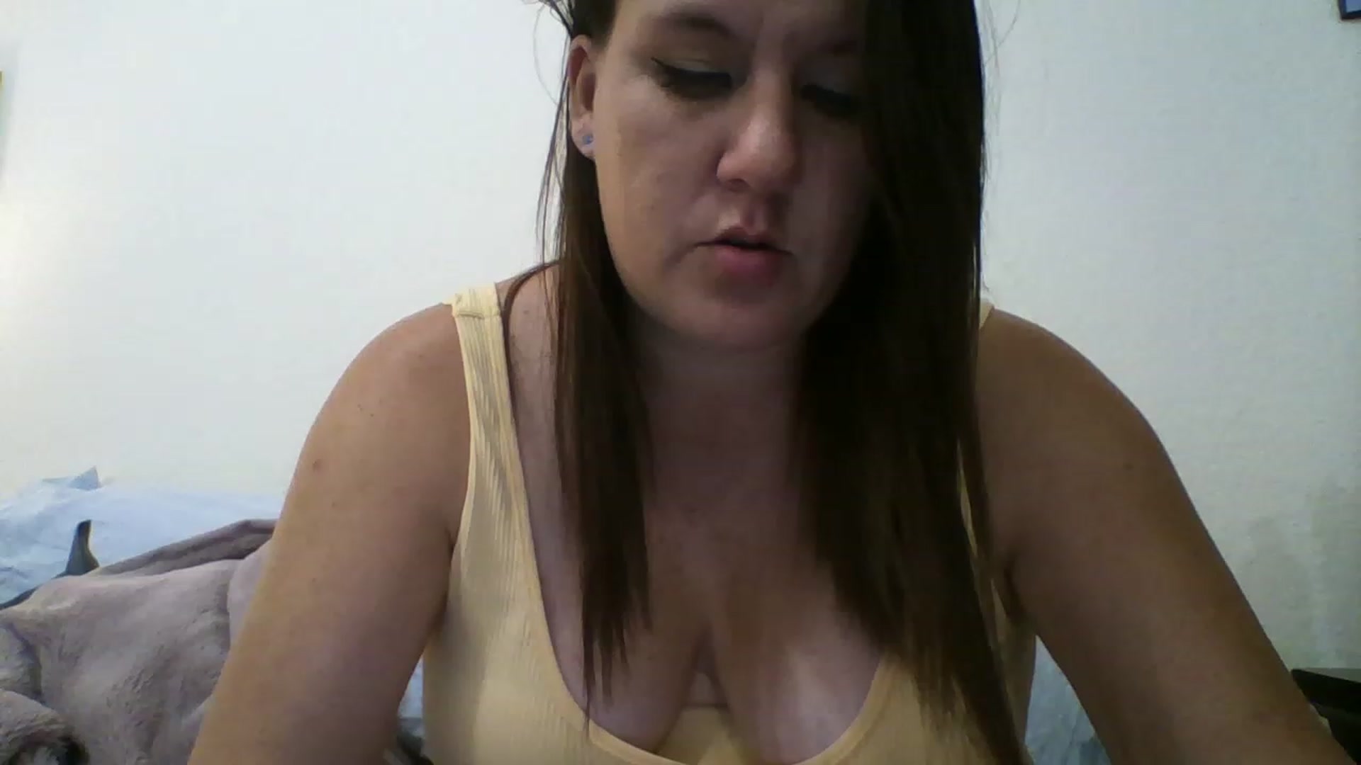 Gallery image thumbnail from Kenzie_leigh's myfreecams stream on, 12/28/2022, 22:29 image 1 of 20