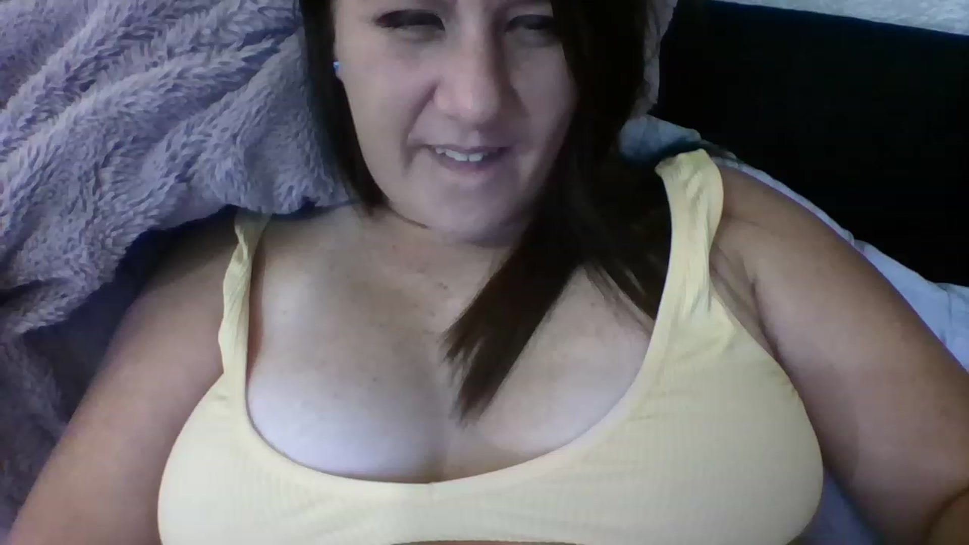 Gallery image thumbnail from Kenzie_leigh's myfreecams stream on, 12/28/2022, 22:29 image 11 of 20