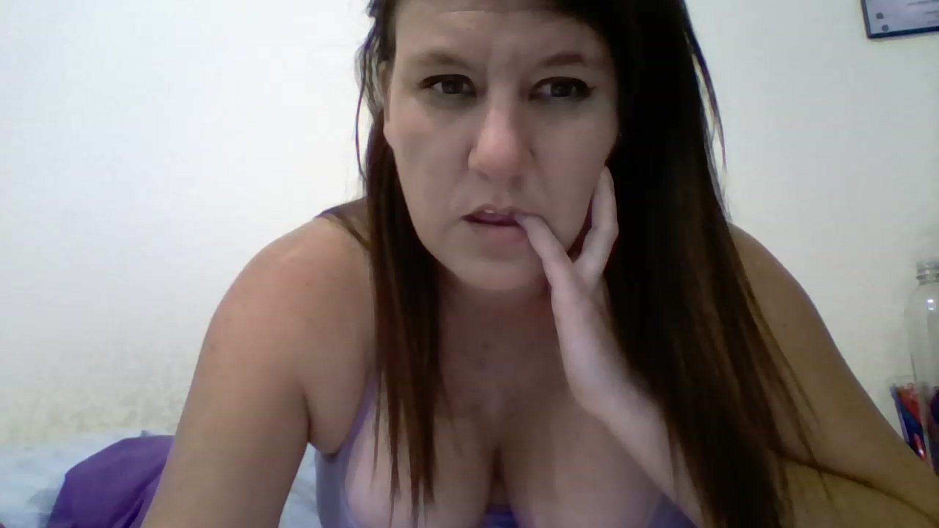 Gallery image thumbnail from Kenzie_leigh's myfreecams stream on, 12/29/2022, 21:54 image 17 of 20
