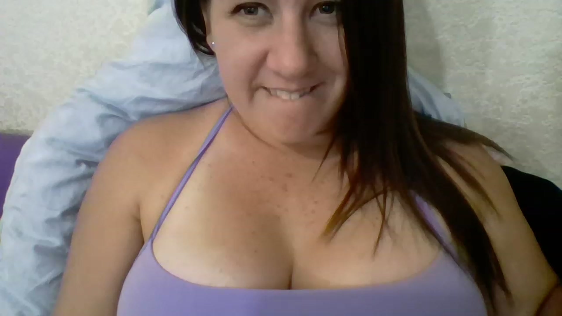 Gallery image thumbnail from Kenzie_leigh's myfreecams stream on, 12/29/2022, 21:54 image 20 of 20