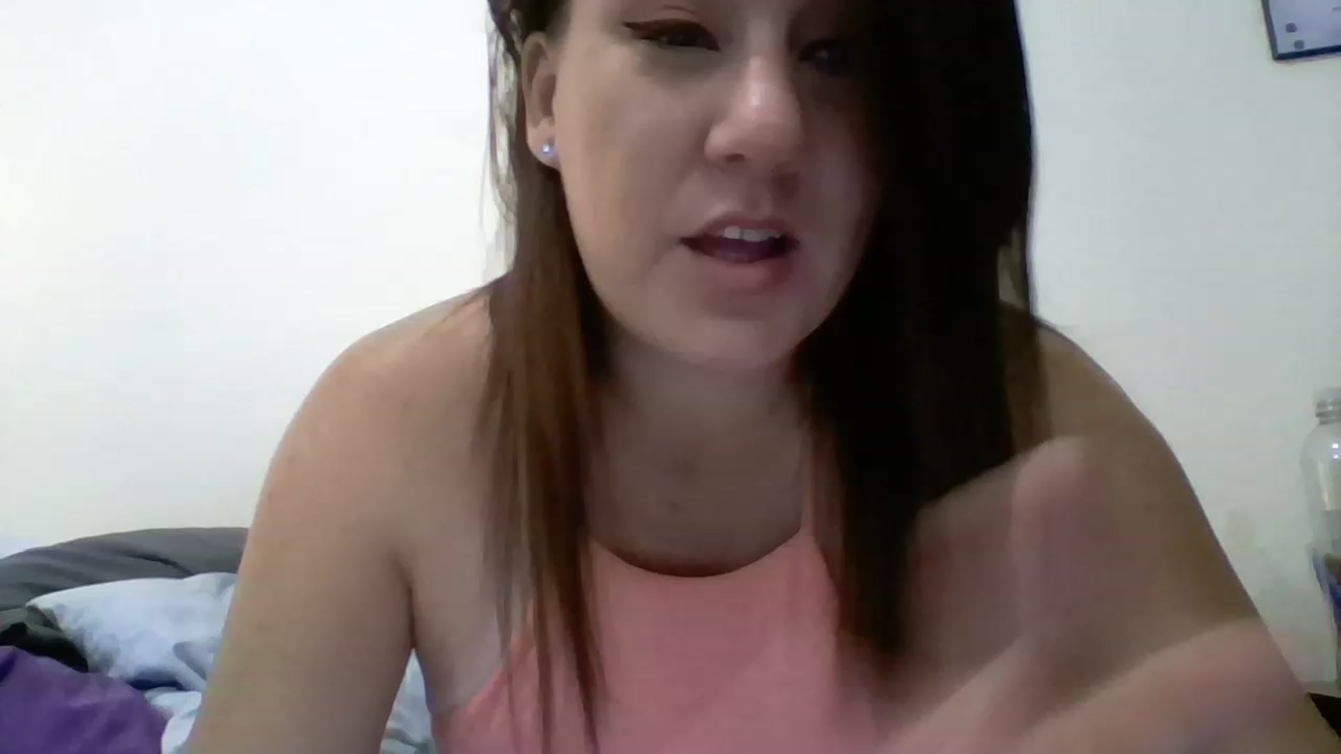Gallery image thumbnail from Kenzie_leigh's myfreecams stream on, 12/30/2022, 20:01 image 9 of 20