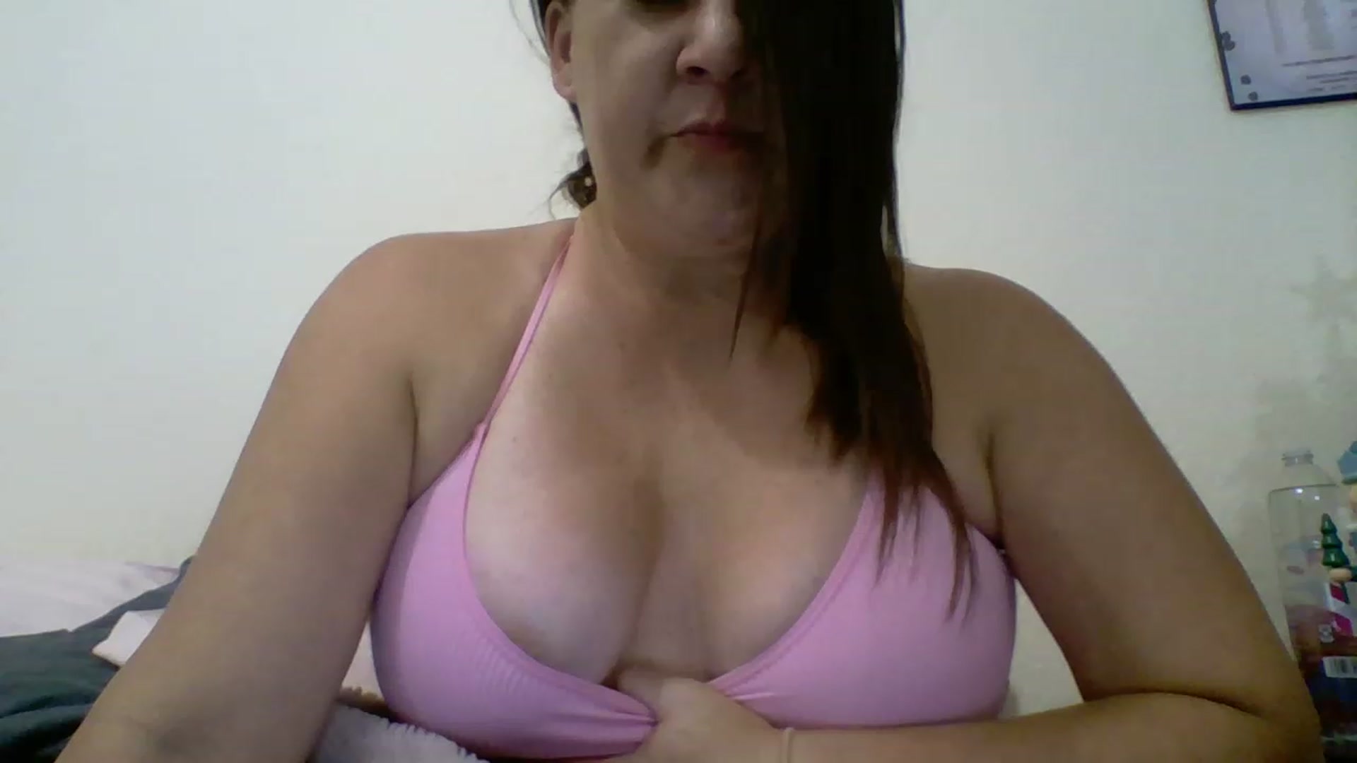 Gallery image thumbnail from Kenzie_leigh's myfreecams stream on, 01/03/2023, 19:57 image 3 of 20