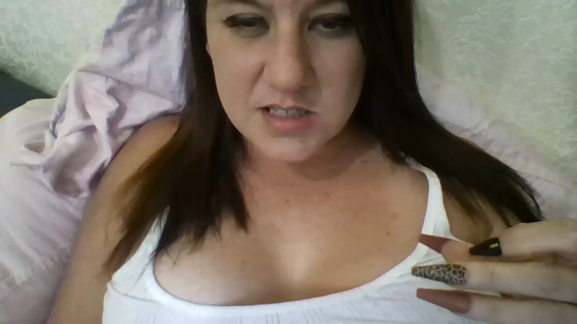 Gallery image thumbnail from Kenzie_leigh's myfreecams stream on, 01/04/2023, 21:15 image 15 of 20