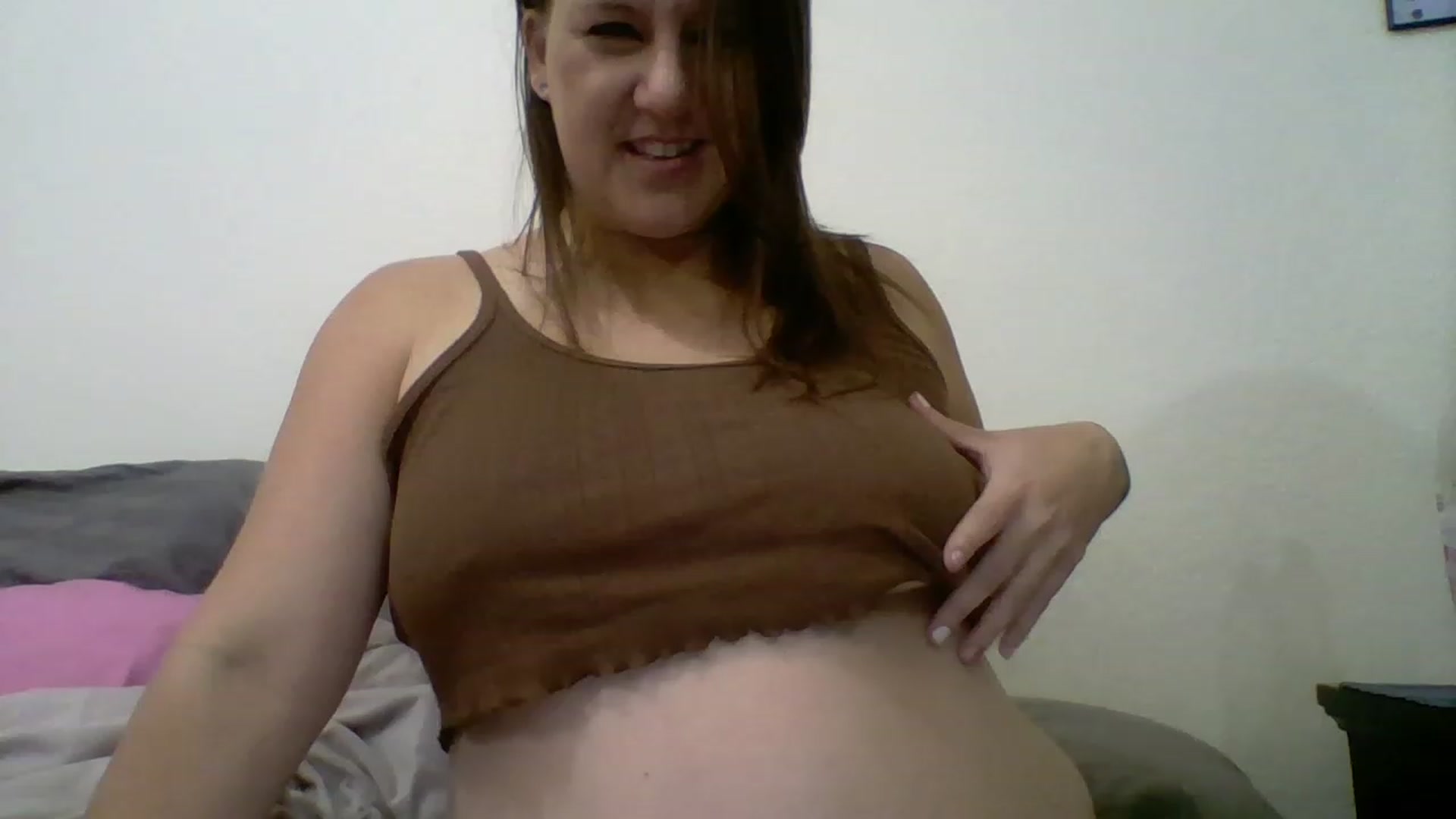 Gallery image thumbnail from Kenzie_leigh's myfreecams stream on, 02/05/2023, 19:53 image 17 of 20