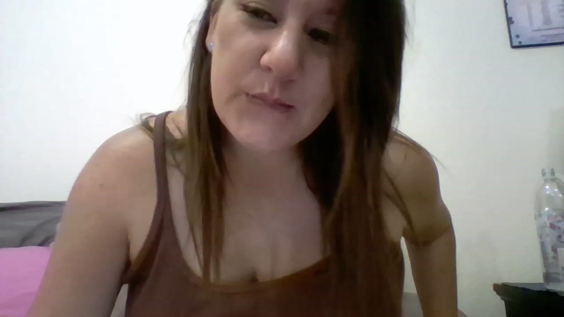 Gallery image thumbnail from Kenzie_leigh's myfreecams stream on, 02/05/2023, 19:53 image 10 of 20