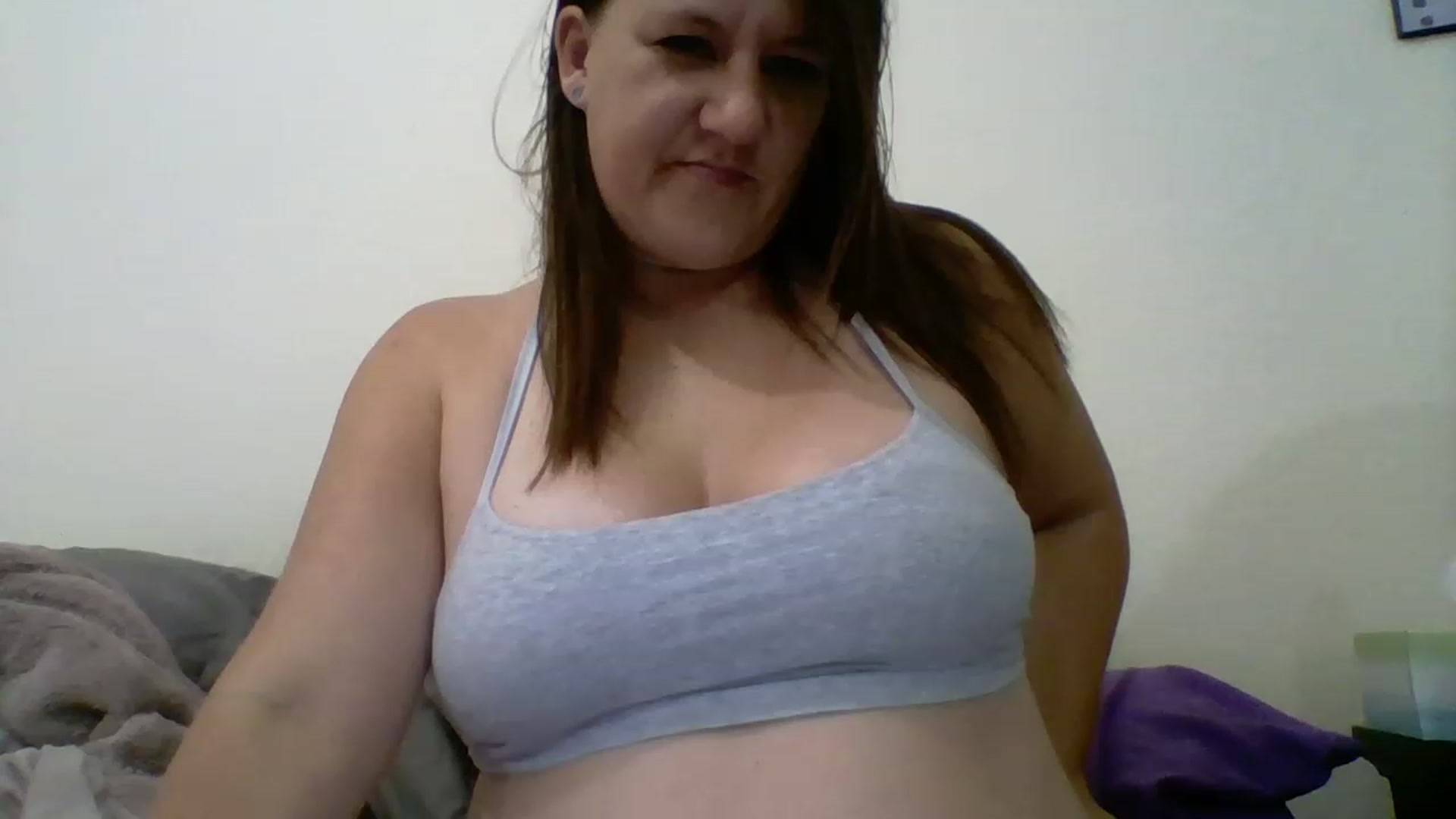 Gallery image thumbnail from Kenzie_leigh's myfreecams stream on, 02/07/2023, 22:27 image 15 of 20