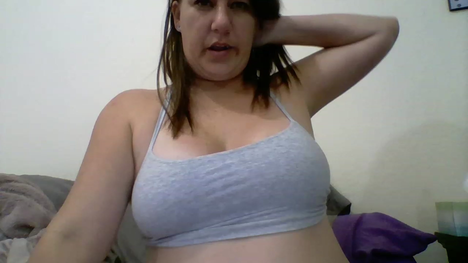 Gallery image thumbnail from Kenzie_leigh's myfreecams stream on, 02/07/2023, 22:27 image 13 of 20