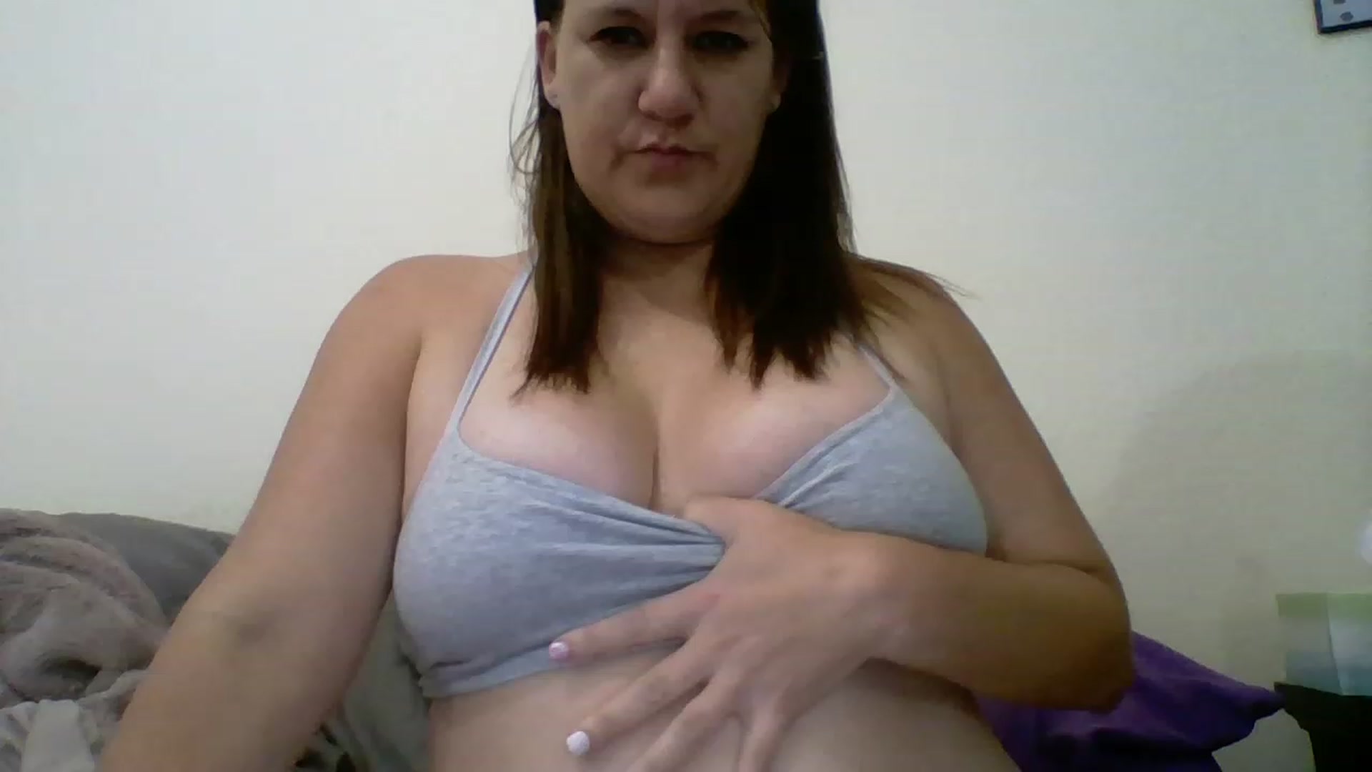 Gallery image thumbnail from Kenzie_leigh's myfreecams stream on, 02/07/2023, 22:27 image 14 of 20
