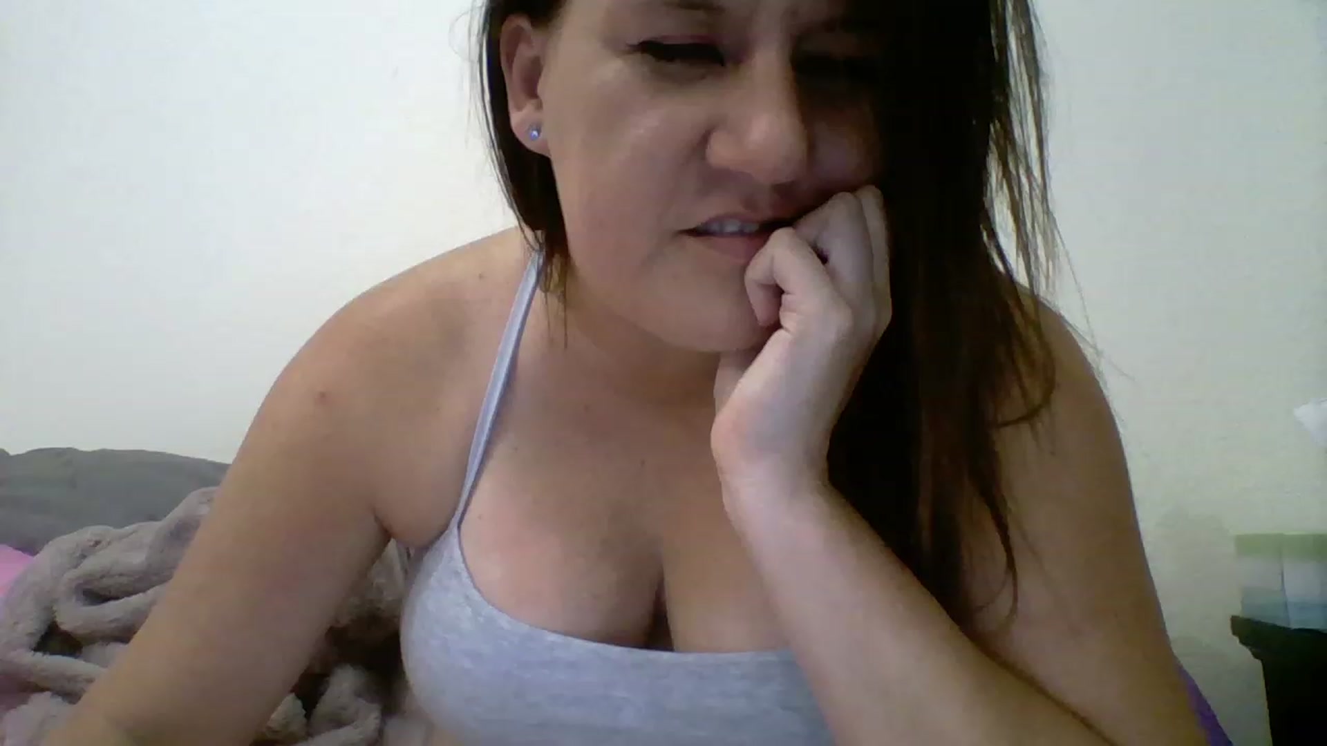 Gallery image thumbnail from Kenzie_leigh's myfreecams stream on, 02/07/2023, 23:20 image 6 of 20