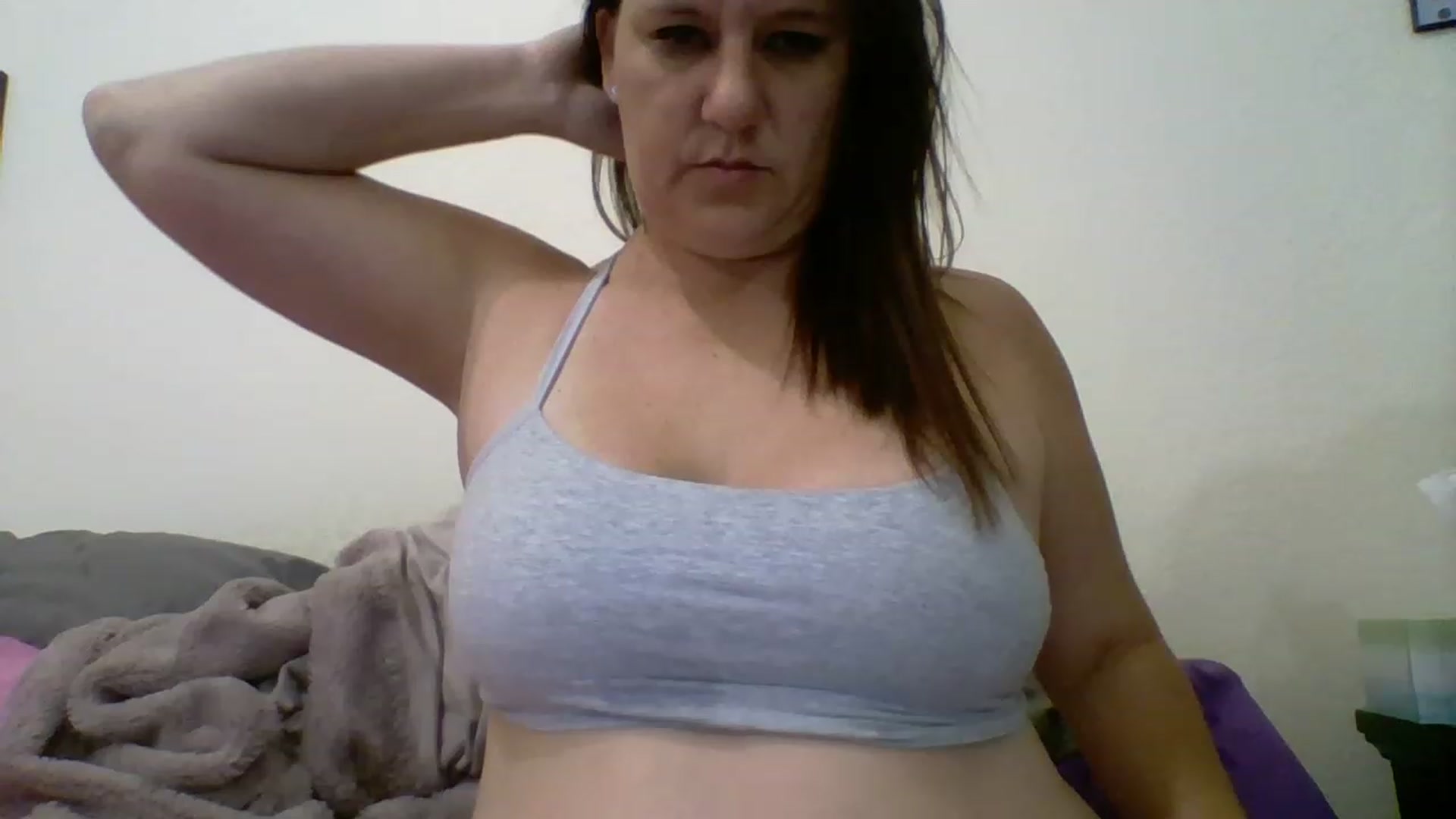 Gallery image thumbnail from Kenzie_leigh's myfreecams stream on, 02/07/2023, 23:20 image 15 of 20