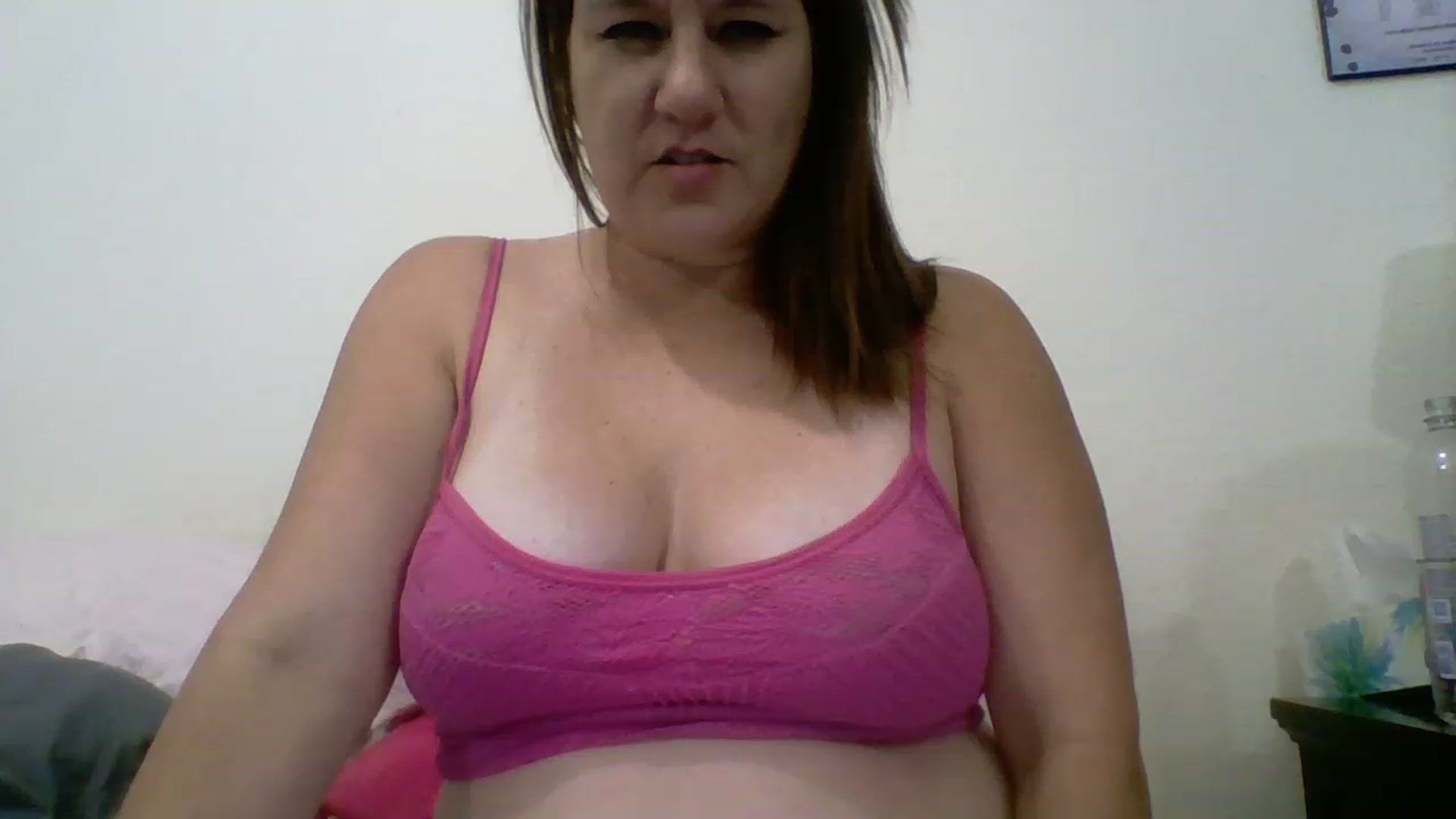 Gallery image thumbnail from Kenzie_leigh's myfreecams stream on, 03/13/2023, 22:32 image 12 of 20