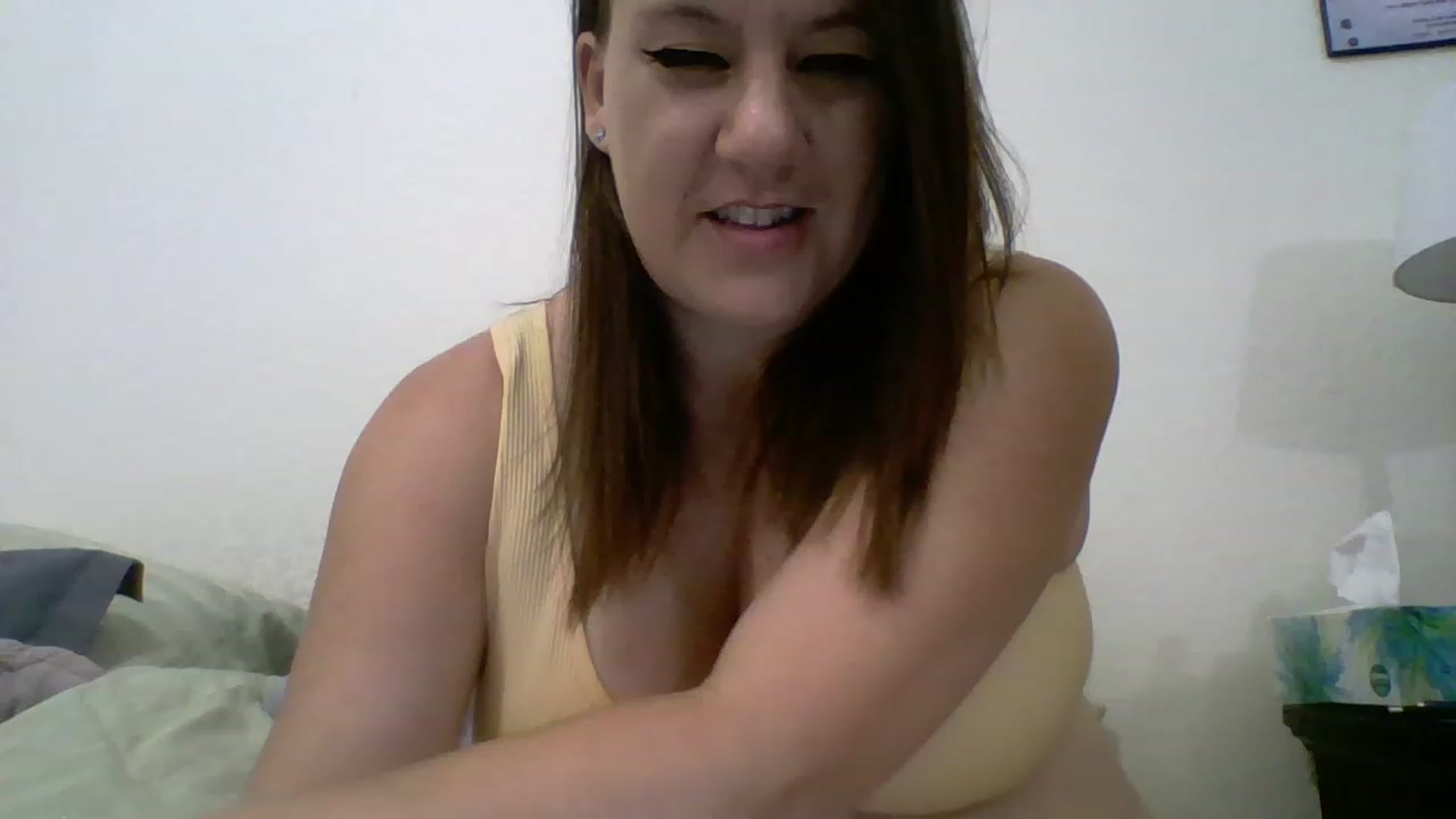 Gallery image thumbnail from Kenzie_leigh's myfreecams stream on, 03/19/2023, 17:48 image 18 of 20
