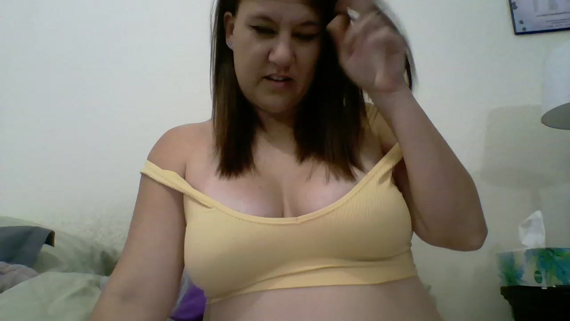 Gallery image thumbnail from Kenzie_leigh's myfreecams stream on, 03/19/2023, 18:23 image 1 of 20