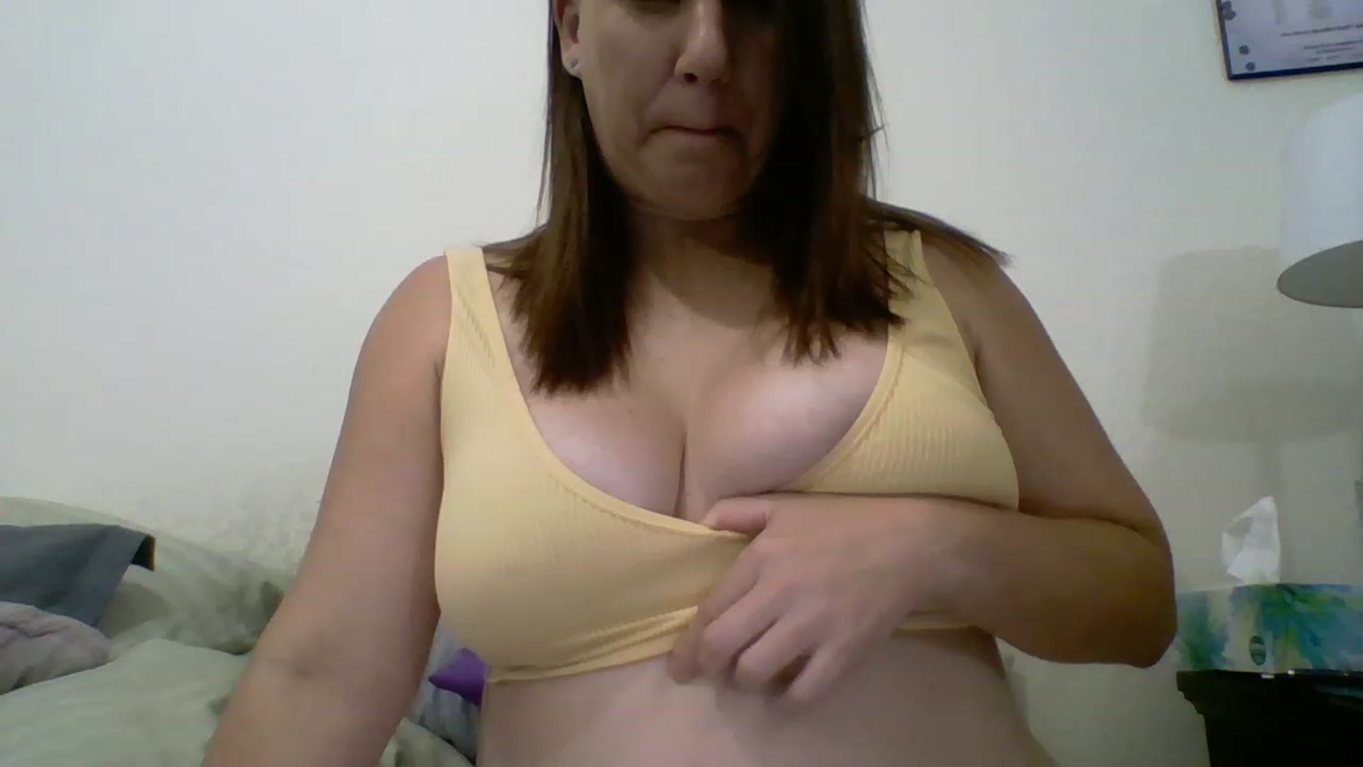 Gallery image thumbnail from Kenzie_leigh's myfreecams stream on, 03/19/2023, 18:23 image 5 of 20