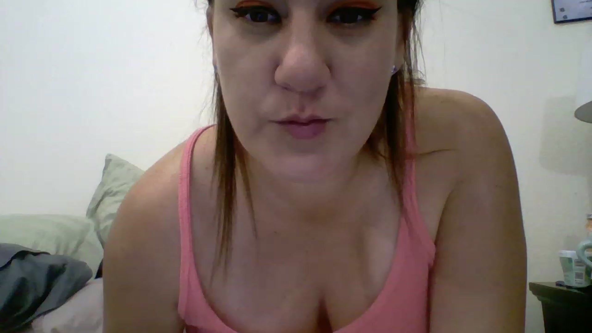 Gallery image thumbnail from Kenzie_leigh's myfreecams stream on, 03/27/2023, 17:35 image 17 of 20