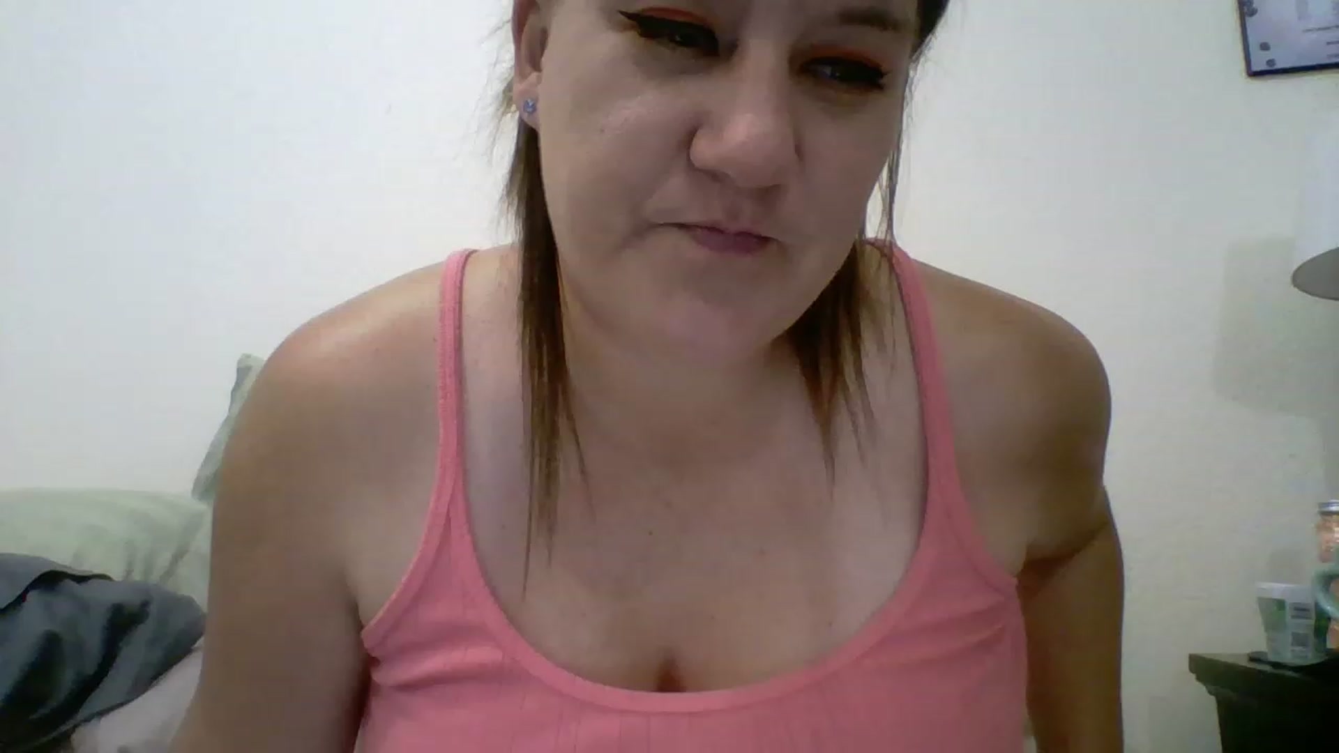 Gallery image thumbnail from Kenzie_leigh's myfreecams stream on, 03/27/2023, 17:35 image 14 of 20