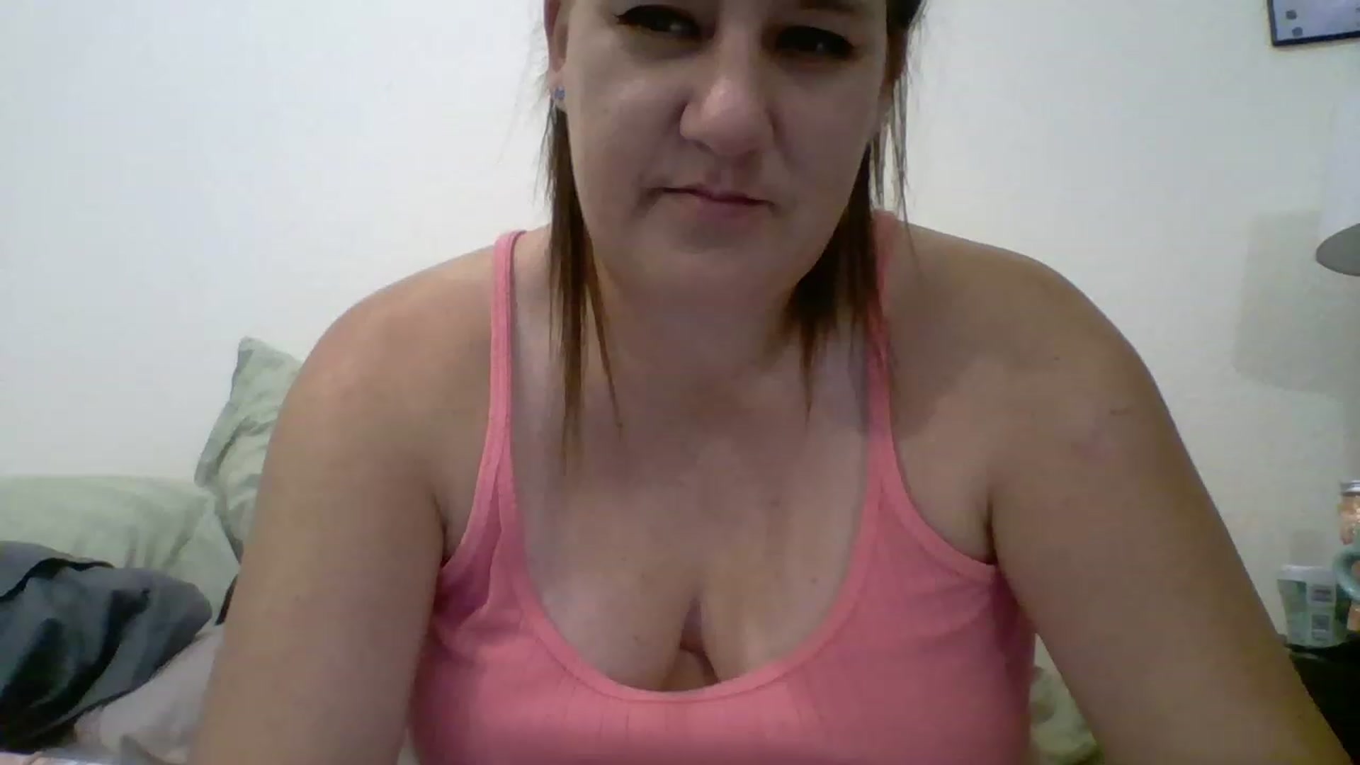 Gallery image thumbnail from Kenzie_leigh's myfreecams stream on, 03/27/2023, 17:35 image 16 of 20