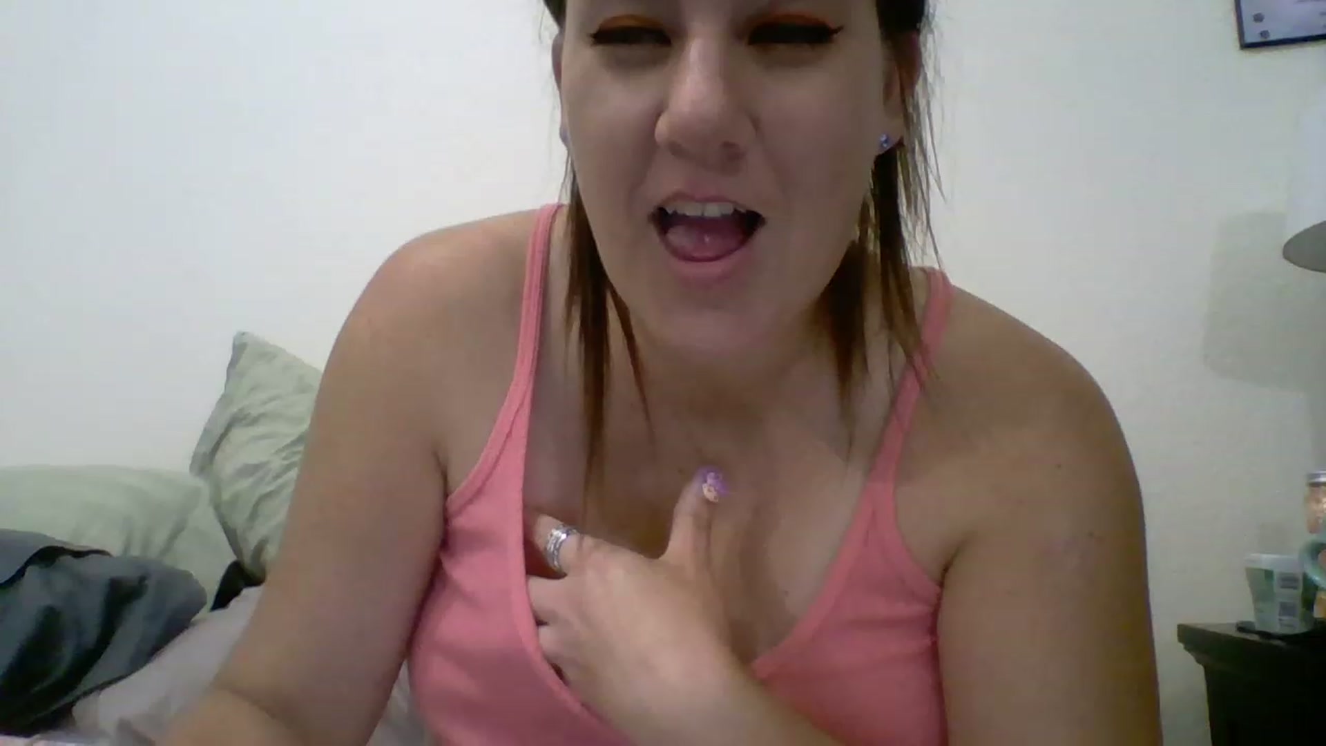 Gallery image thumbnail from Kenzie_leigh's myfreecams stream on, 03/27/2023, 17:35 image 15 of 20